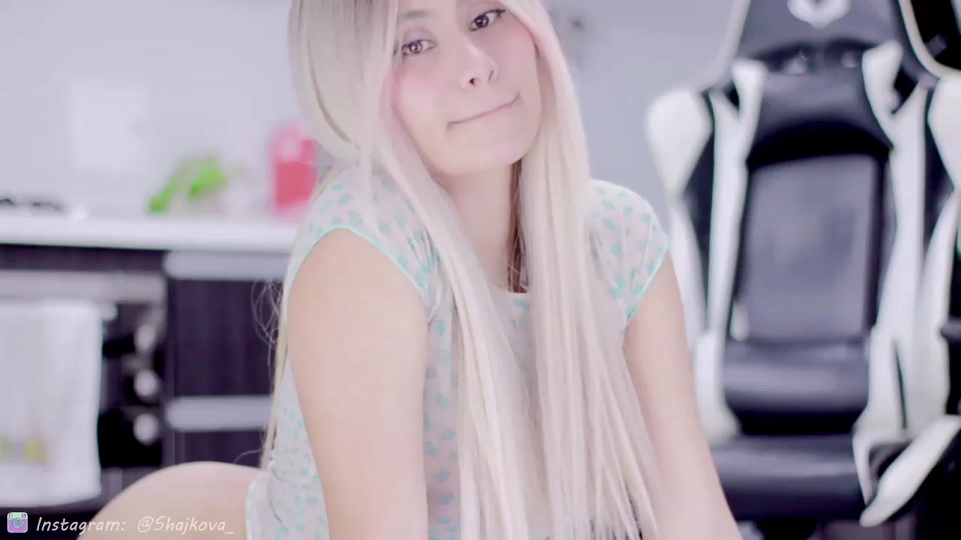 Gallery image thumbnail from SHajkova's myfreecams stream on, 01/19/2023, 19:54 image 14 of 20