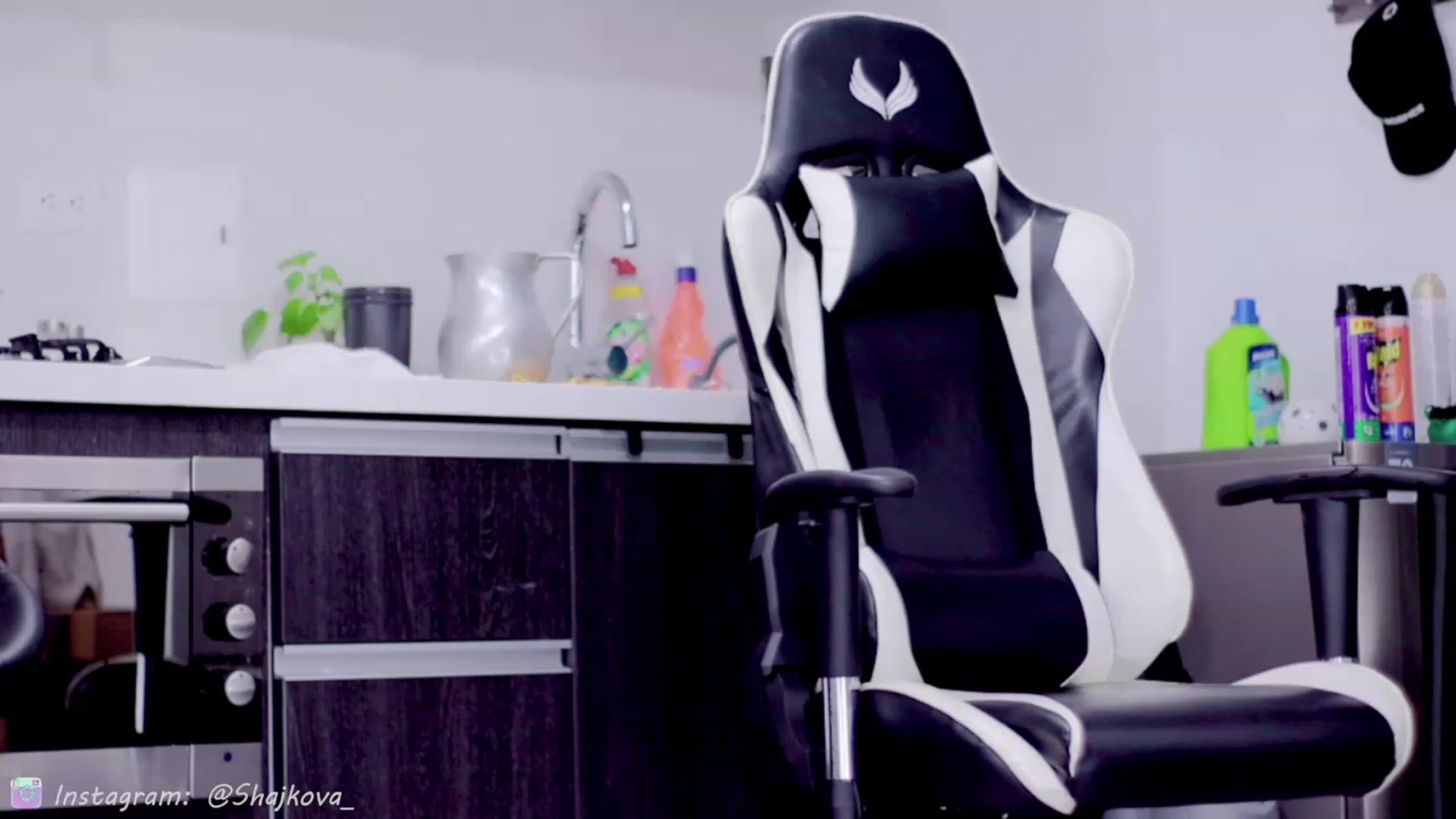 Gallery image thumbnail from SHajkova's myfreecams stream on, 01/21/2023, 20:42 image 6 of 20