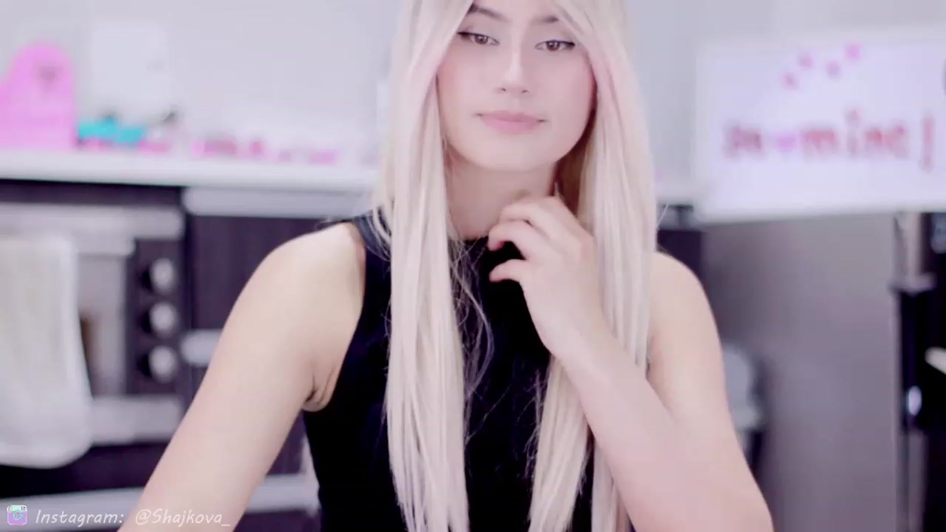 Gallery image thumbnail from SHajkova's myfreecams stream on, 02/04/2023, 17:58 image 15 of 20