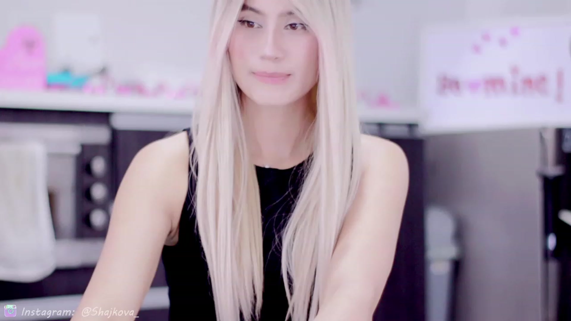 Gallery image thumbnail from SHajkova's myfreecams stream on, 02/04/2023, 17:58 image 6 of 20