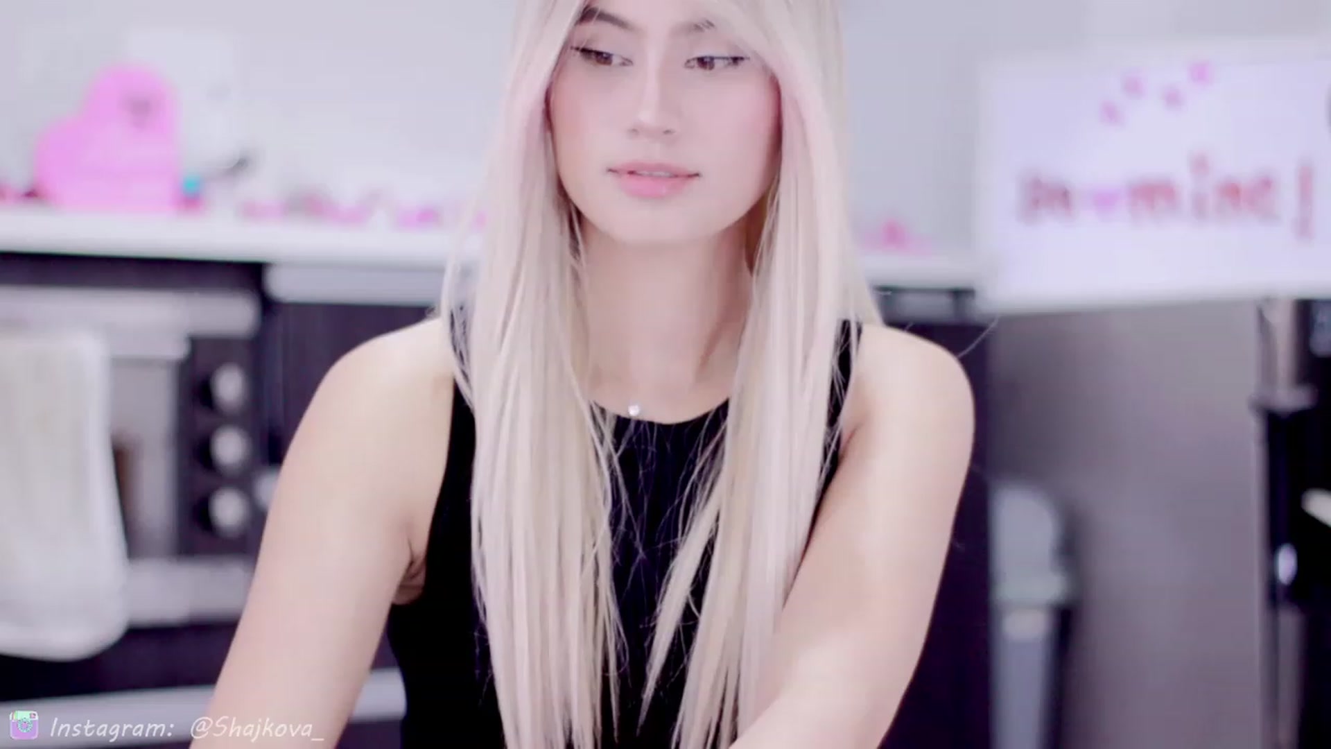Gallery image thumbnail from SHajkova's myfreecams stream on, 02/04/2023, 17:58 image 4 of 20
