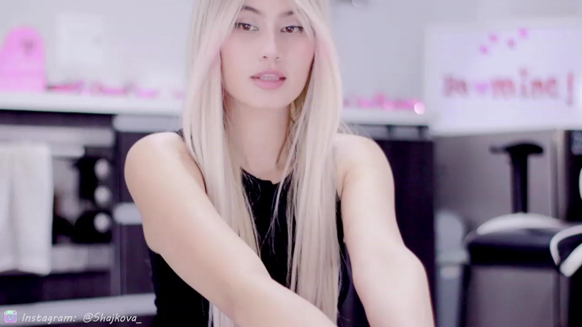 Gallery image thumbnail from SHajkova's myfreecams stream on, 02/04/2023, 20:33 image 20 of 20