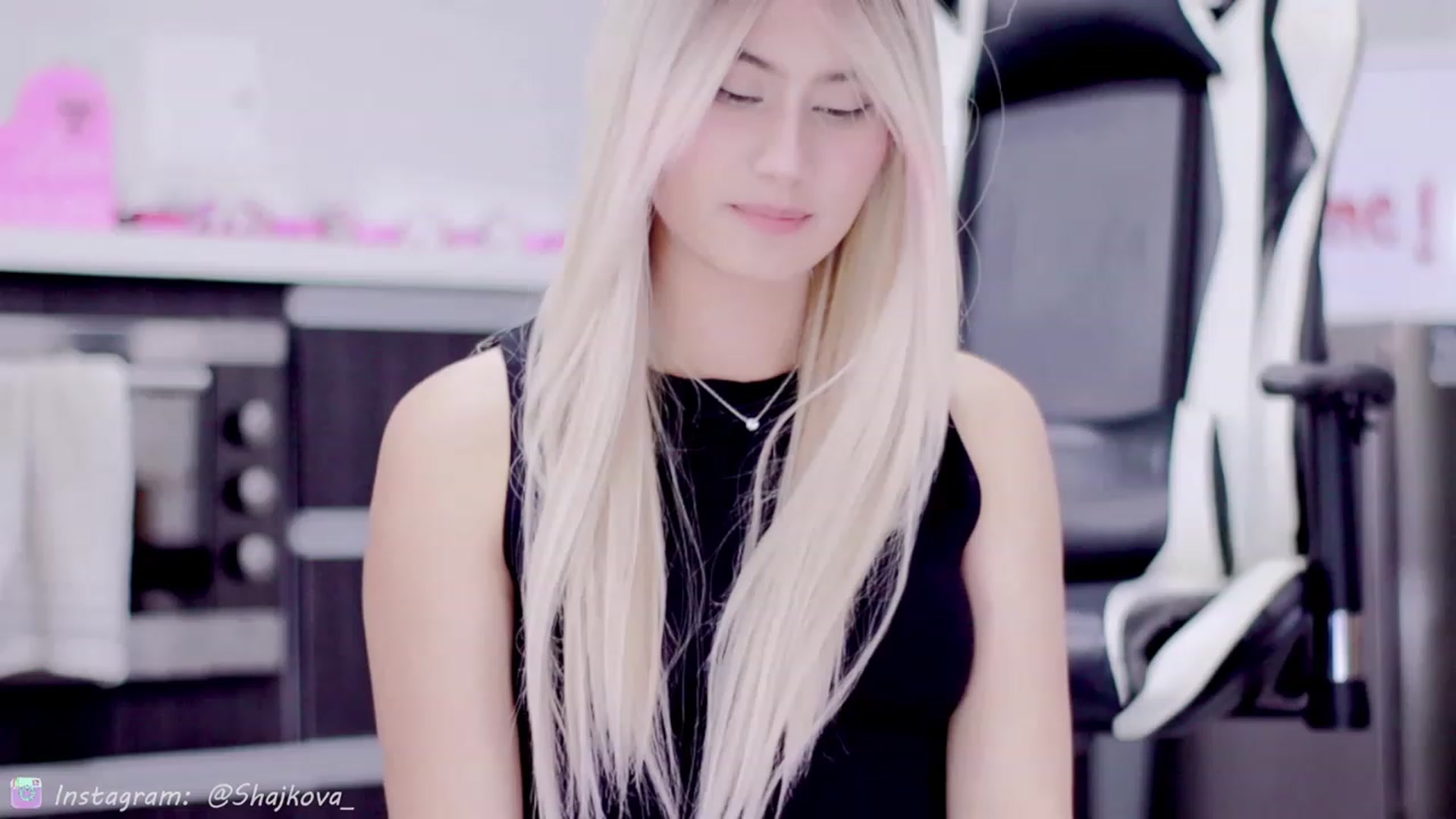 Gallery image thumbnail from SHajkova's myfreecams stream on, 02/04/2023, 20:33 image 1 of 20