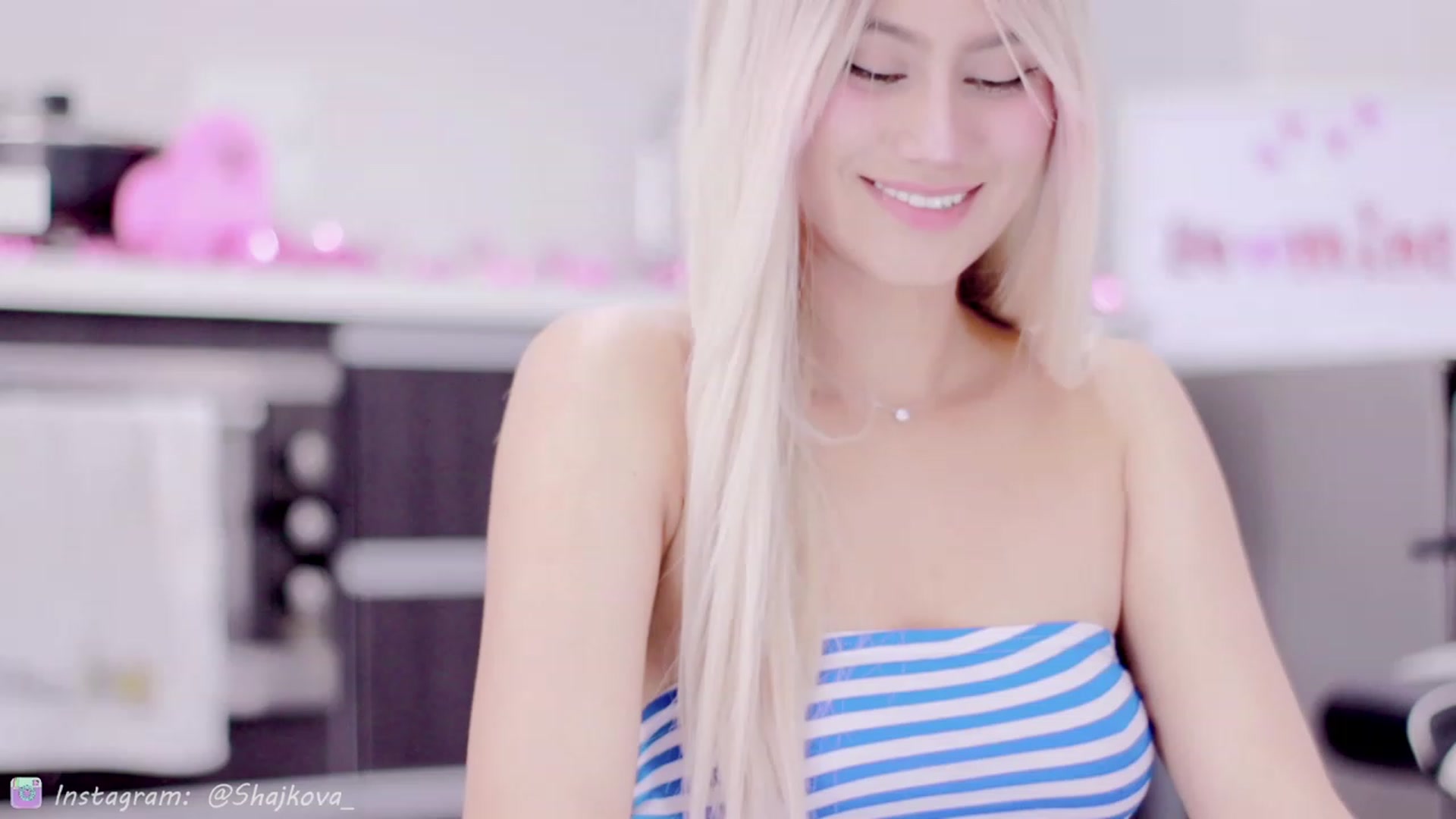 Gallery image thumbnail from SHajkova's myfreecams stream on, 02/06/2023, 21:31 image 1 of 20