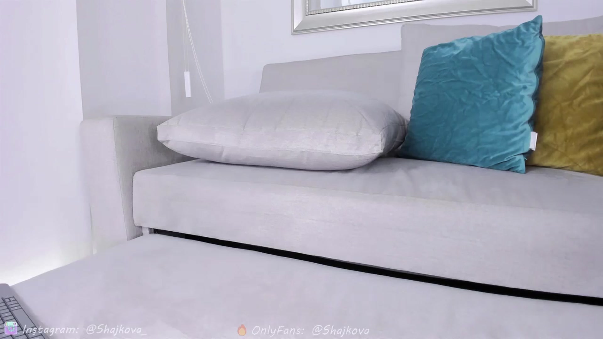 Gallery image thumbnail from SHajkova's myfreecams stream on, 06/02/2023, 18:42 image 12 of 20