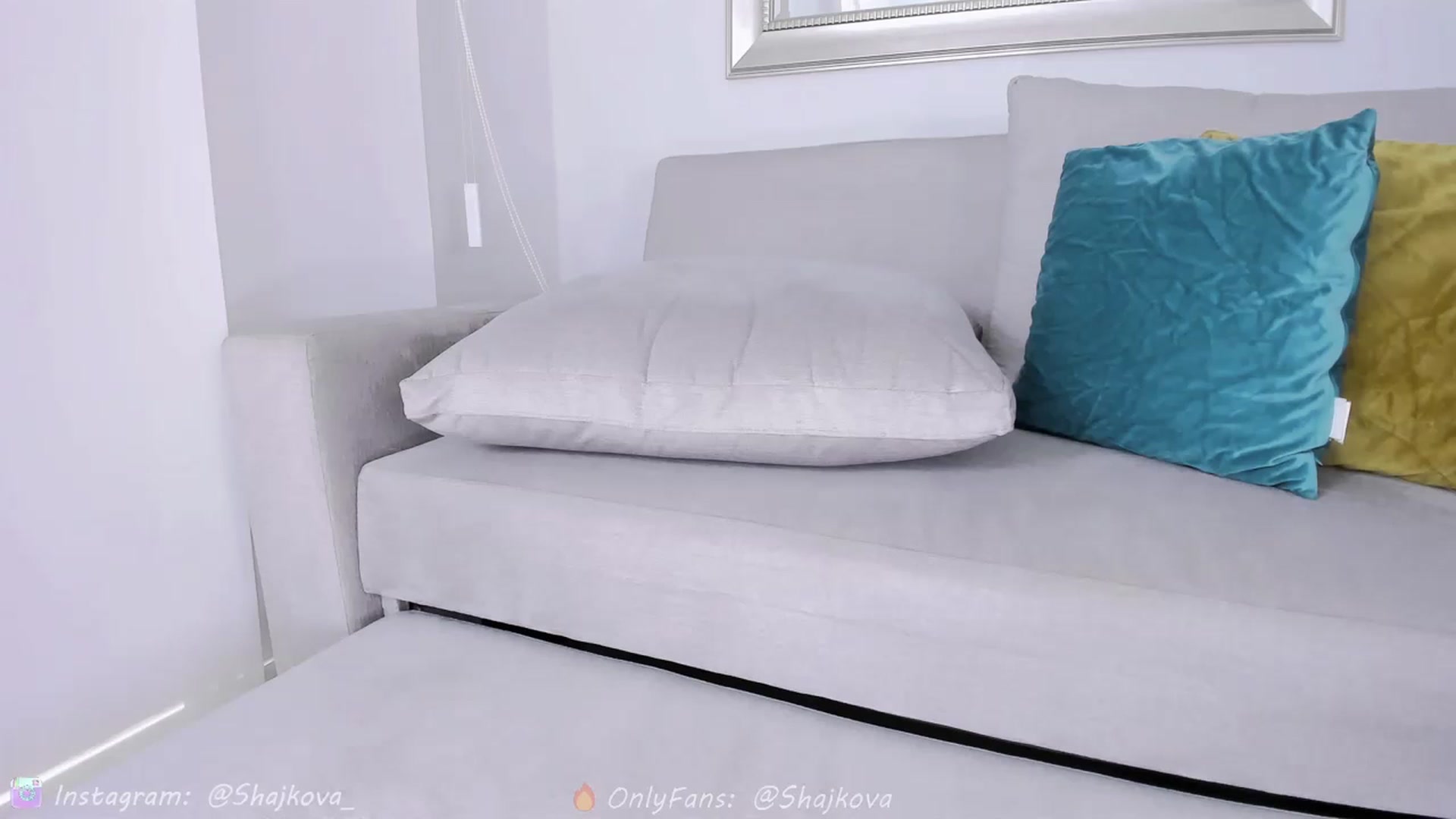 Gallery image thumbnail from SHajkova's myfreecams stream on, 06/02/2023, 19:03 image 18 of 20