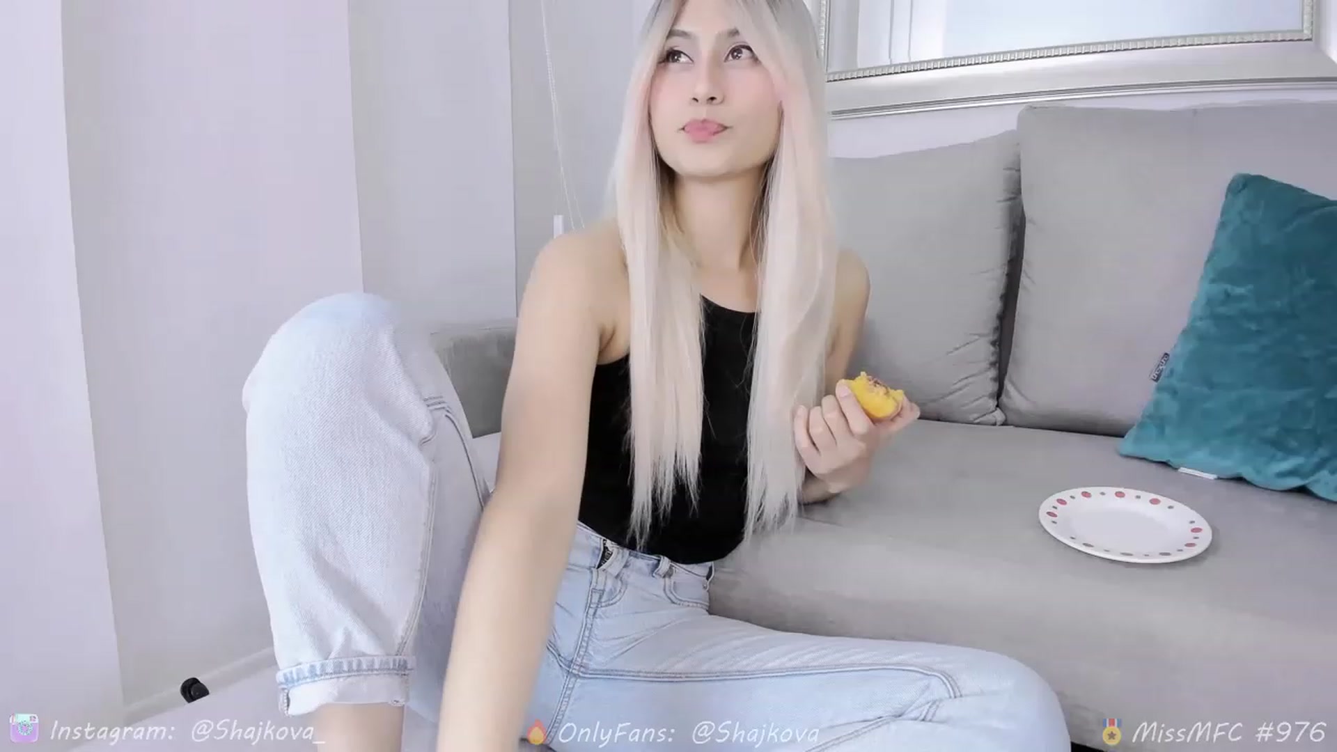 Gallery image thumbnail from SHajkova's myfreecams stream on, 06/07/2023, 22:22 image 4 of 20