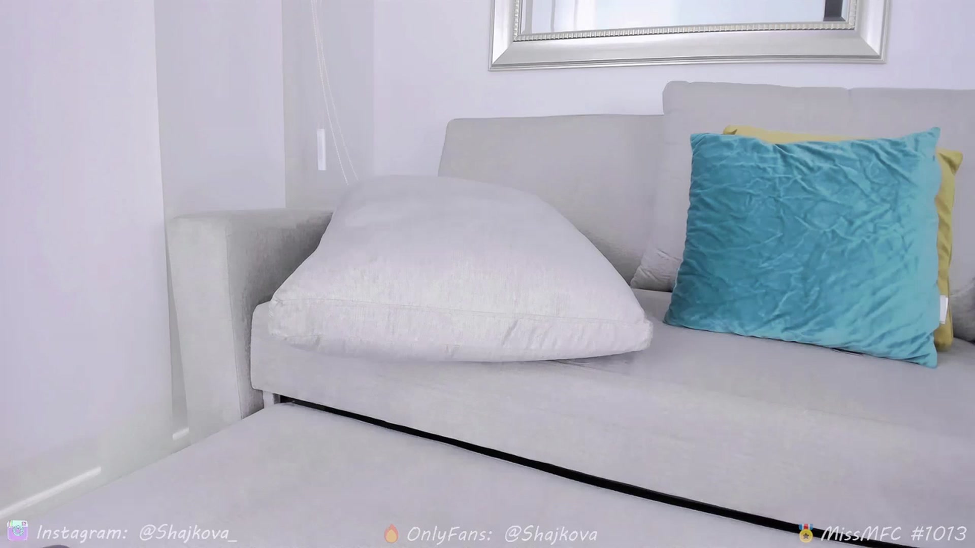 Gallery image thumbnail from SHajkova's myfreecams stream on, 06/08/2023, 22:06 image 16 of 20