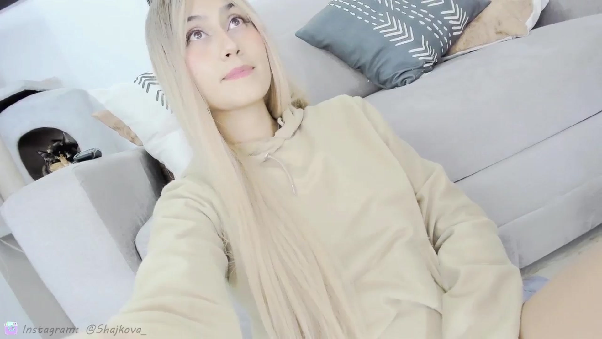 Gallery image thumbnail from SHajkova's myfreecams stream on, 11/15/2023, 01:06 image 4 of 20