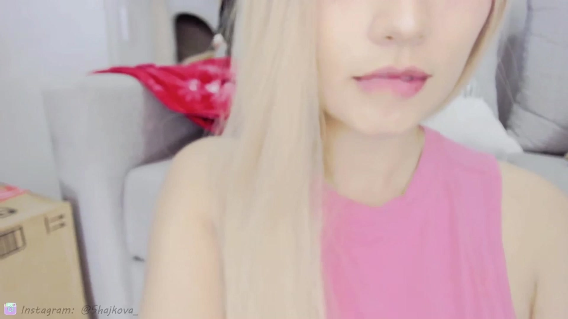 Gallery image thumbnail from SHajkova's myfreecams stream on, 12/05/2023, 01:29 image 19 of 20