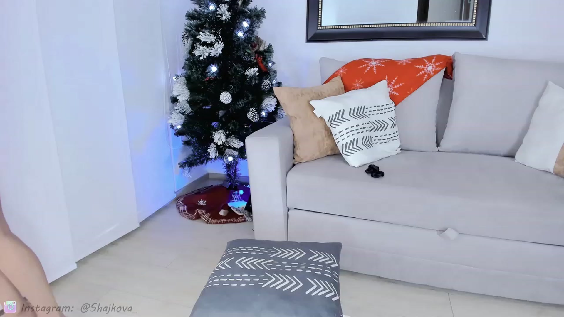 Gallery image thumbnail from SHajkova's myfreecams stream on, 12/30/2023, 20:53 image 19 of 20