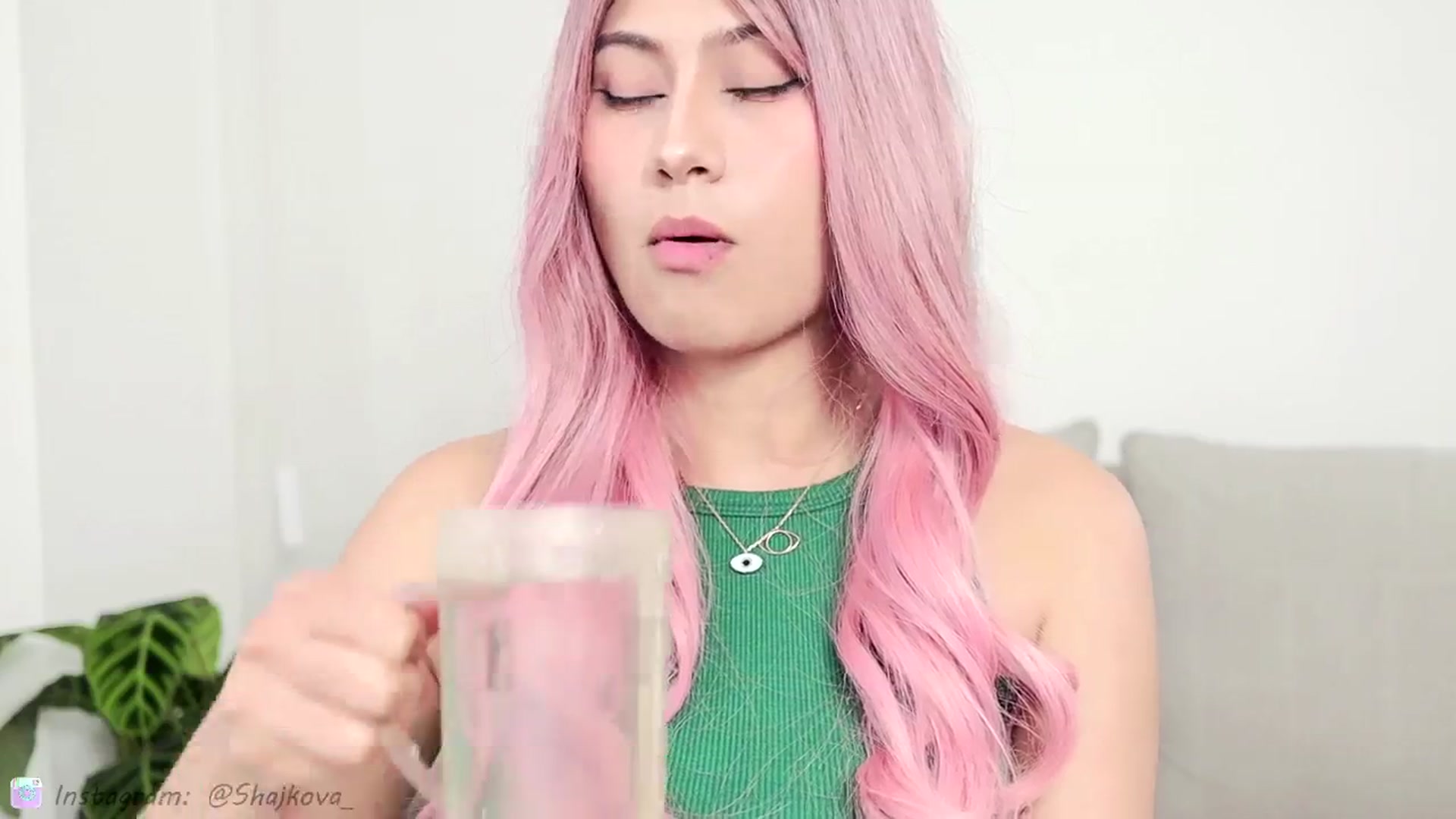 Gallery image thumbnail from SHajkova's myfreecams stream on, 05/18/2024, 23:10 image 15 of 20