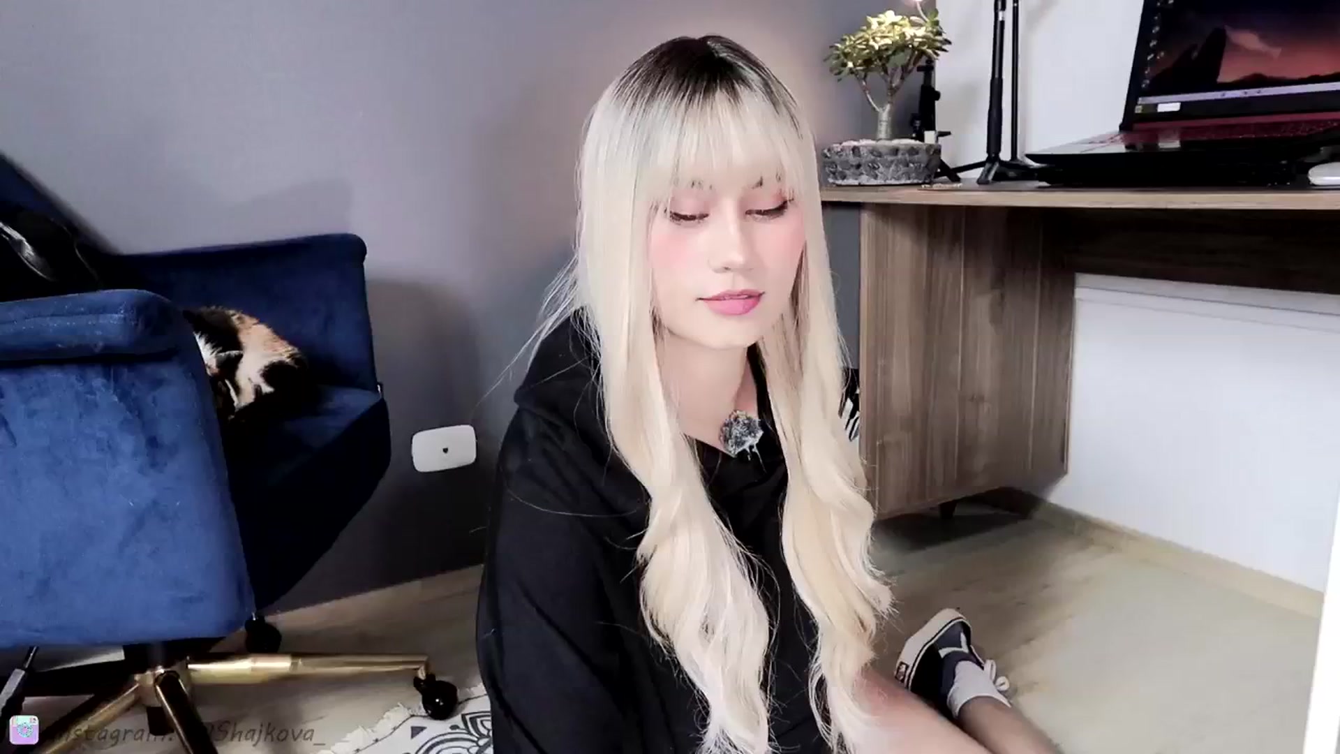 Gallery image thumbnail from SHajkova's myfreecams stream on, 11/17/2024, 22:39 image 3 of 20