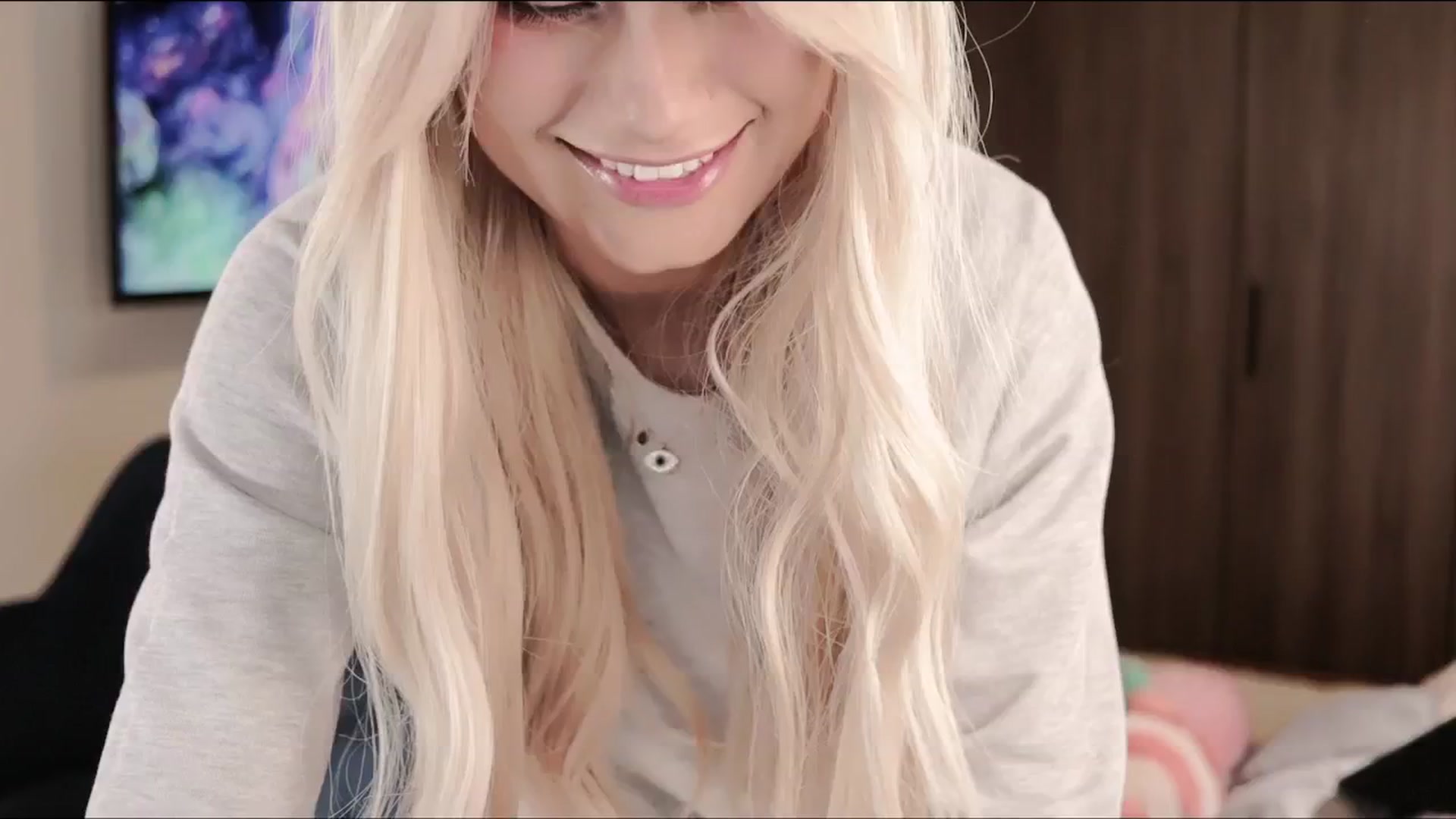 Gallery image thumbnail from SHajkova's myfreecams stream on, 04/01/2026, 23:06 image 7 of 20