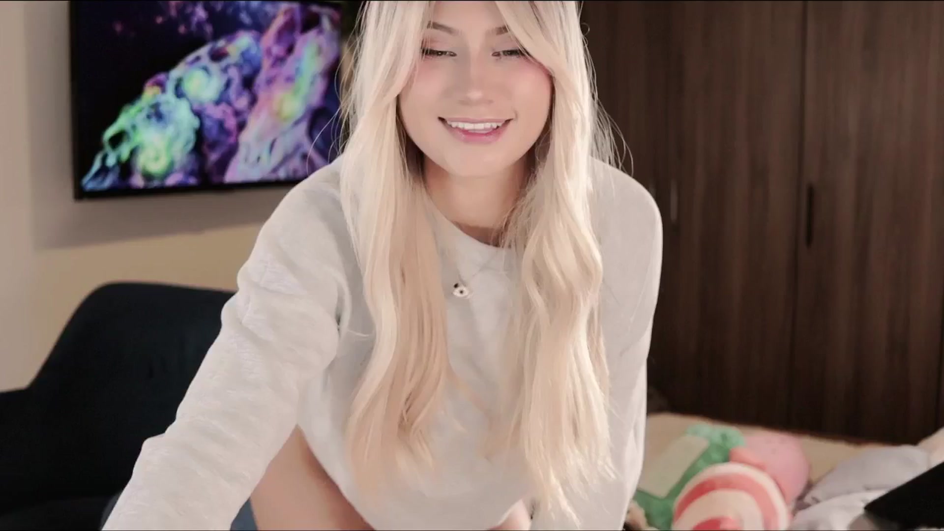 Gallery image thumbnail from SHajkova's myfreecams stream on, 04/01/2026, 23:06 image 16 of 20