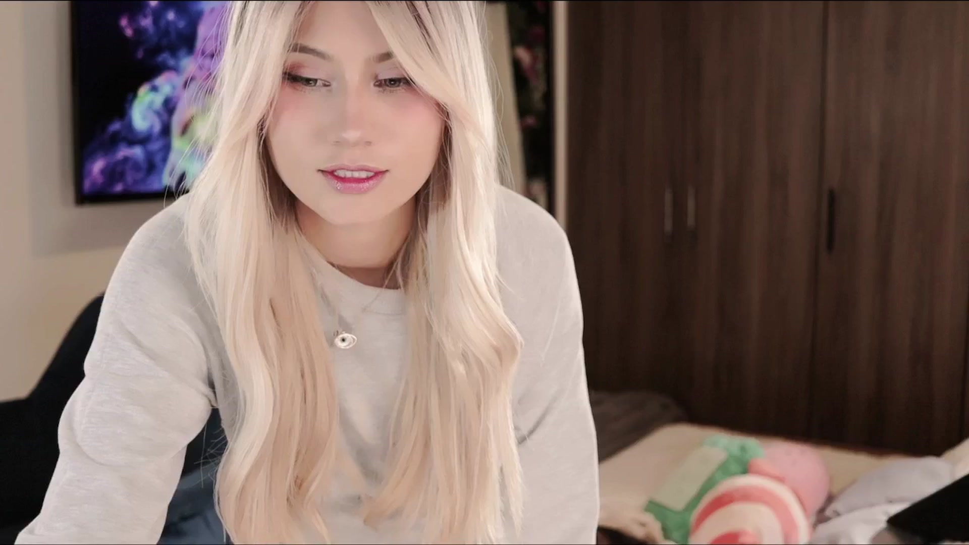 Gallery image thumbnail from SHajkova's myfreecams stream on, 04/01/2026, 23:06 image 19 of 20