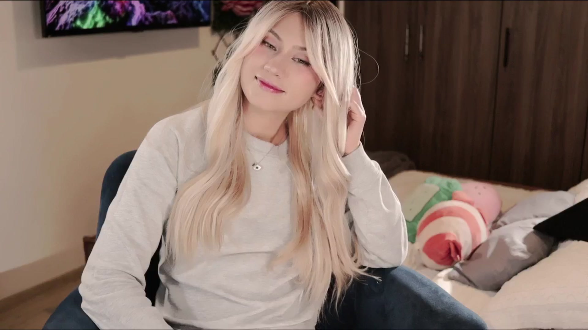 Gallery image thumbnail from SHajkova's myfreecams stream on, 04/02/2026, 24:34 image 2 of 20