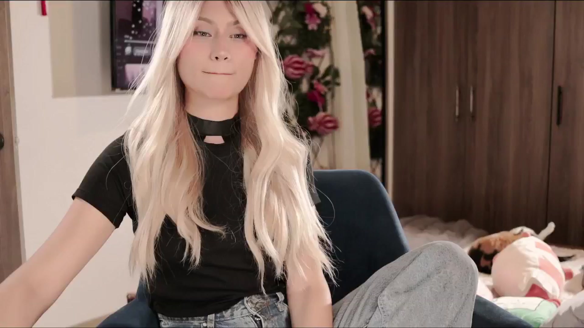 Gallery image thumbnail from SHajkova's myfreecams stream on, 04/10/2026, 22:17 image 1 of 20