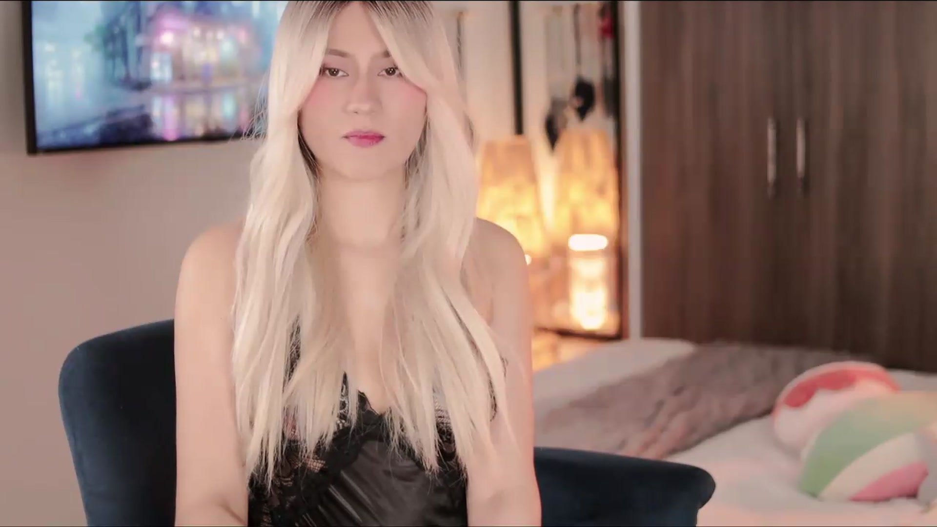 Gallery image thumbnail from SHajkova's myfreecams stream on, 06/20/2026, 21:15 image 19 of 20