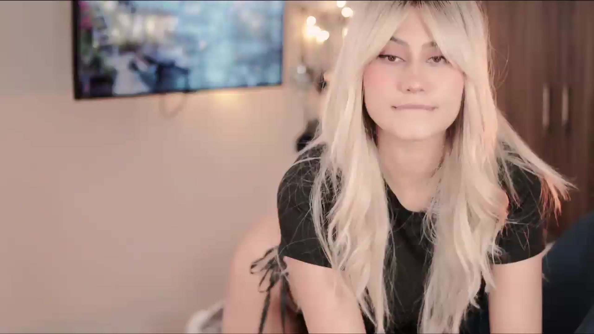 Gallery image thumbnail from SHajkova's myfreecams stream on, 07/28/2026, 01:59 image 4 of 20