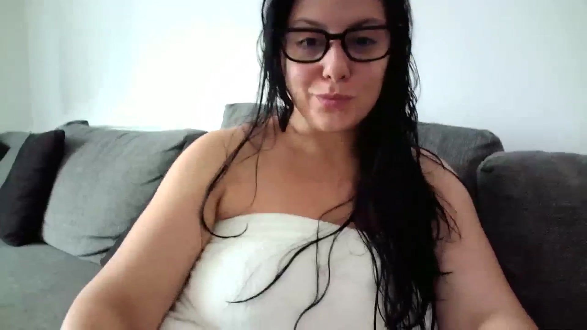Gallery image thumbnail from SILKYWOMAN's myfreecams stream on, 08/04/2023, 13:13 image 3 of 20