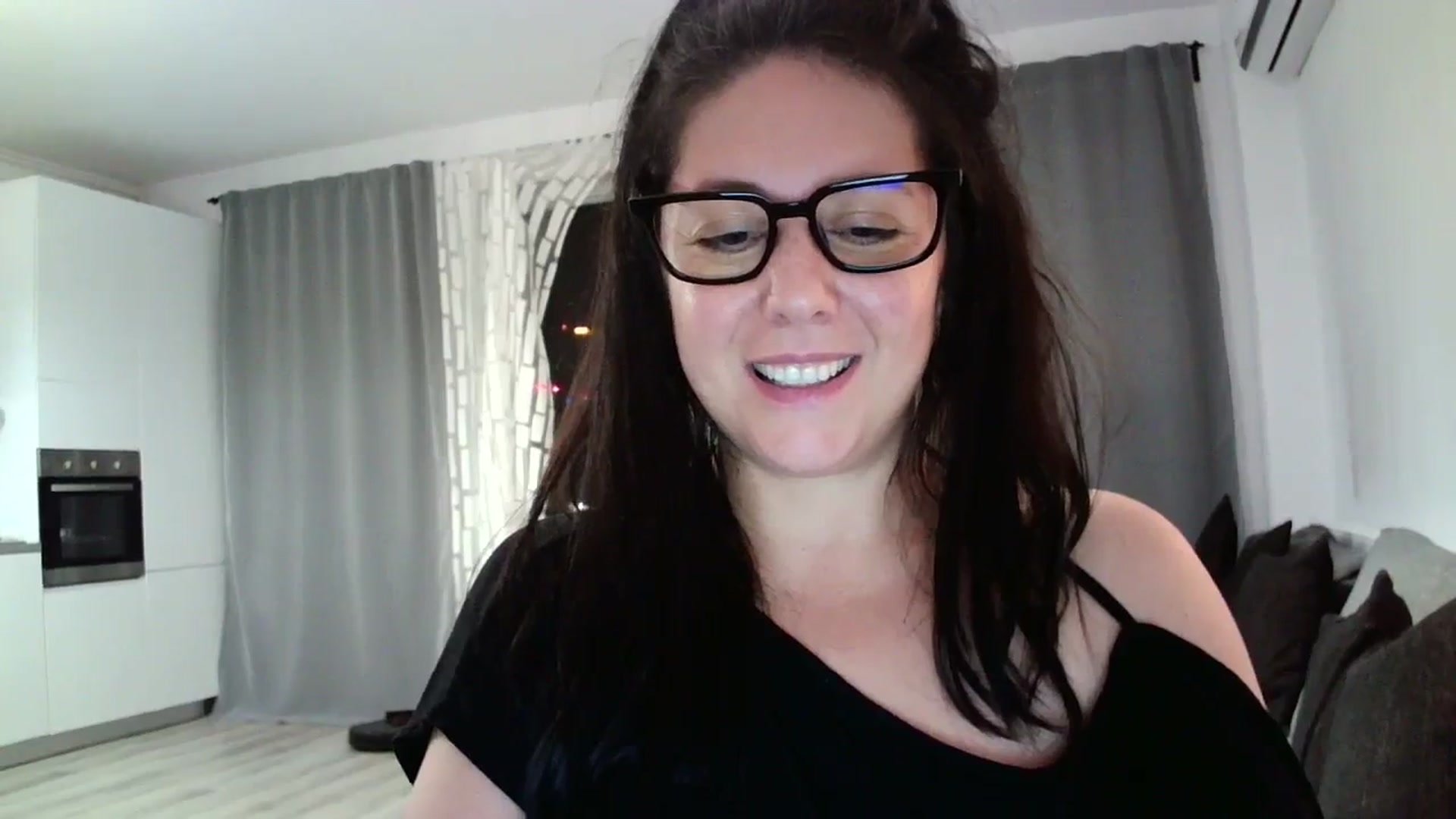 Gallery image thumbnail from SILKYWOMAN's myfreecams stream on, 08/19/2023, 20:10 image 13 of 20