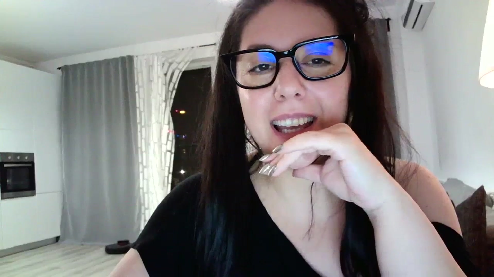 Gallery image thumbnail from SILKYWOMAN's myfreecams stream on, 08/19/2023, 20:10 image 14 of 20
