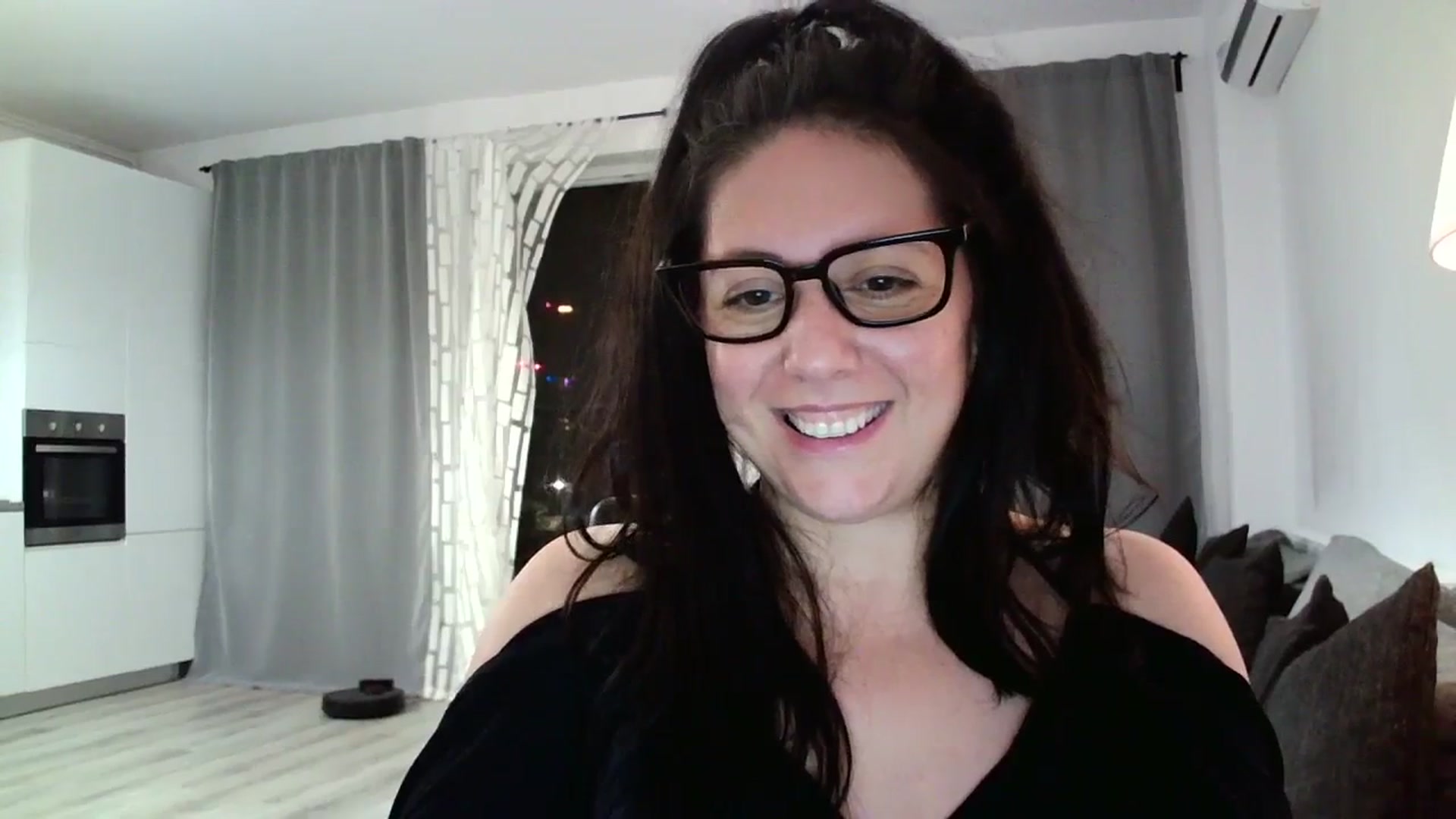 Gallery image thumbnail from SILKYWOMAN's myfreecams stream on, 08/19/2023, 20:10 image 5 of 20