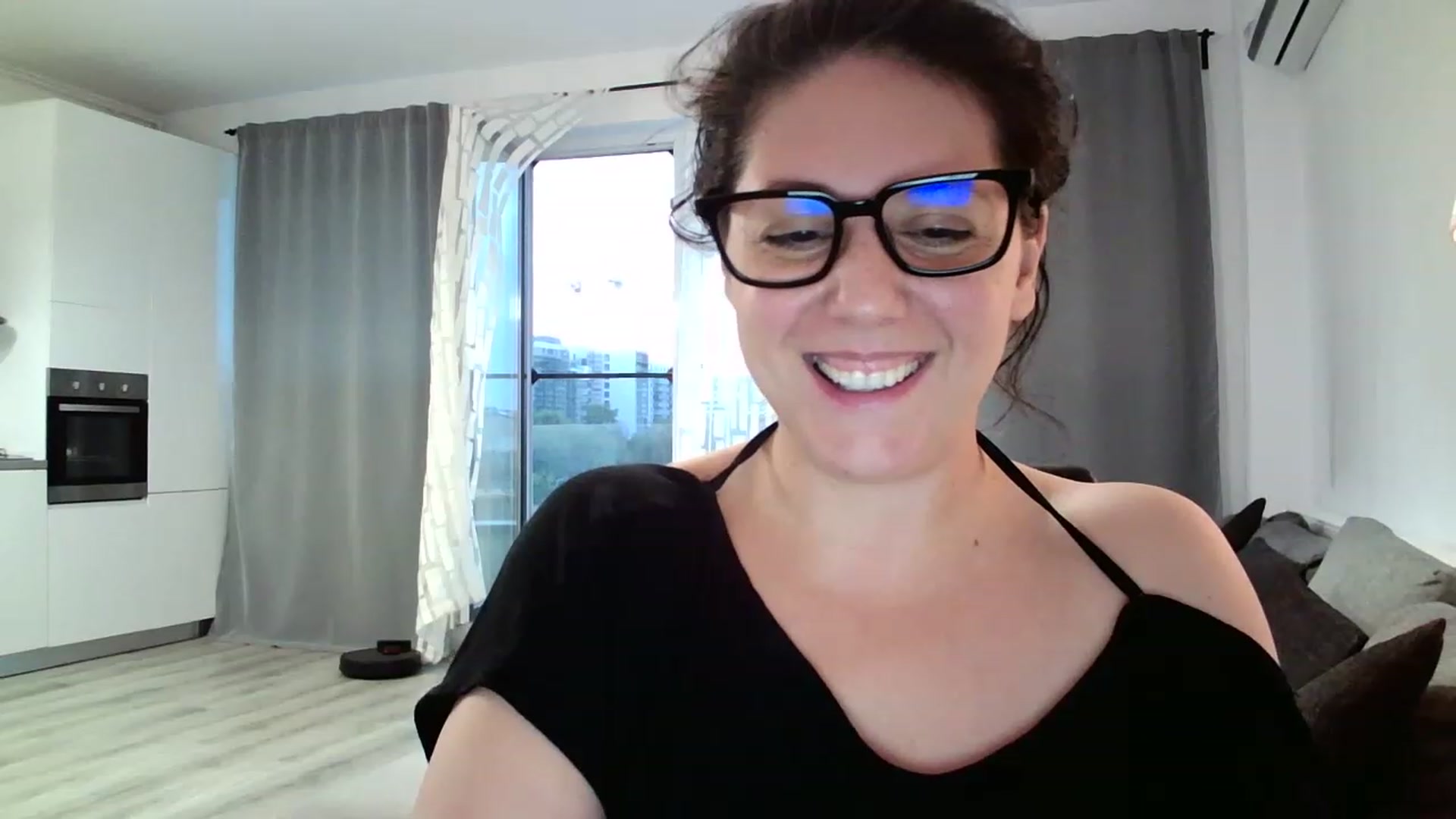 Gallery image thumbnail from SILKYWOMAN's myfreecams stream on, 08/20/2023, 17:40 image 4 of 20