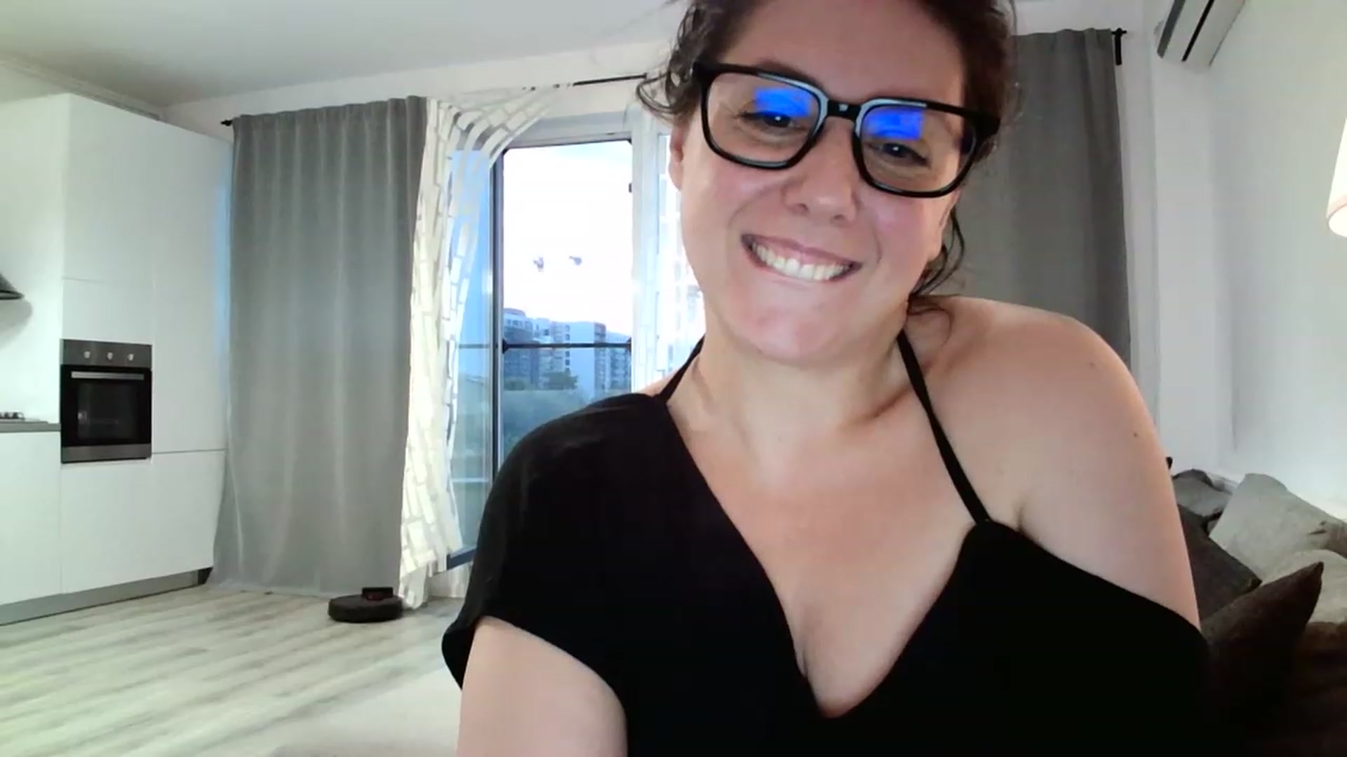 Gallery image thumbnail from SILKYWOMAN's myfreecams stream on, 08/20/2023, 17:40 image 7 of 20