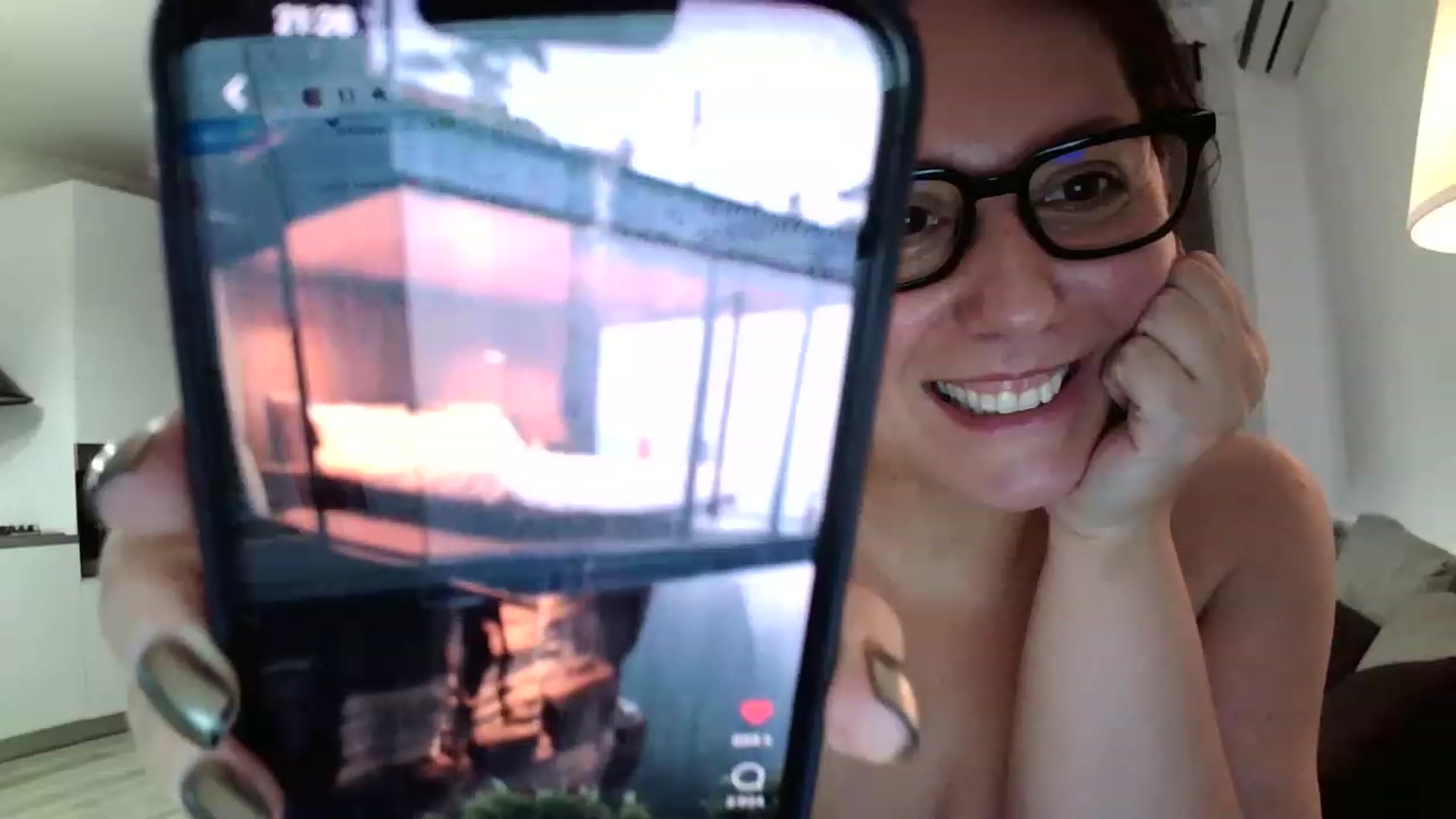 Gallery image thumbnail from SILKYWOMAN's myfreecams stream on, 08/20/2023, 18:47 image 13 of 20