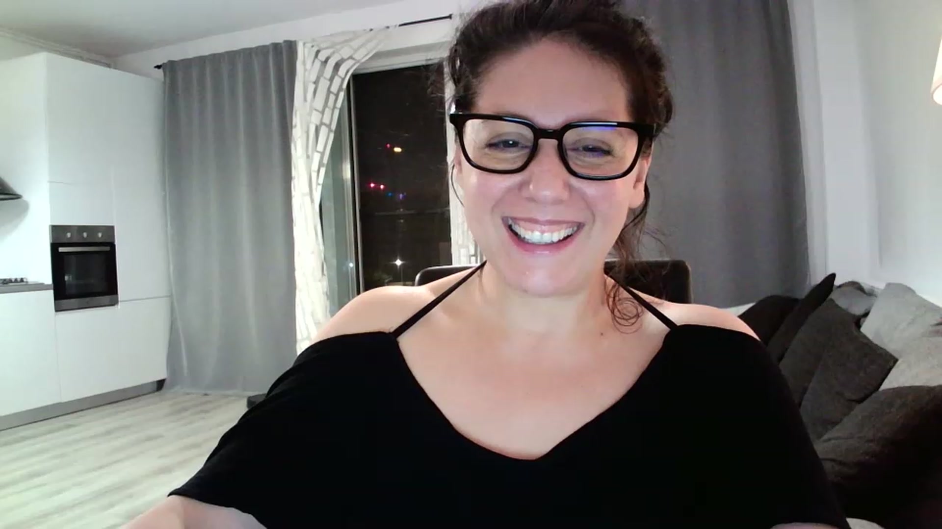 Gallery image thumbnail from SILKYWOMAN's myfreecams stream on, 08/20/2023, 18:47 image 5 of 20