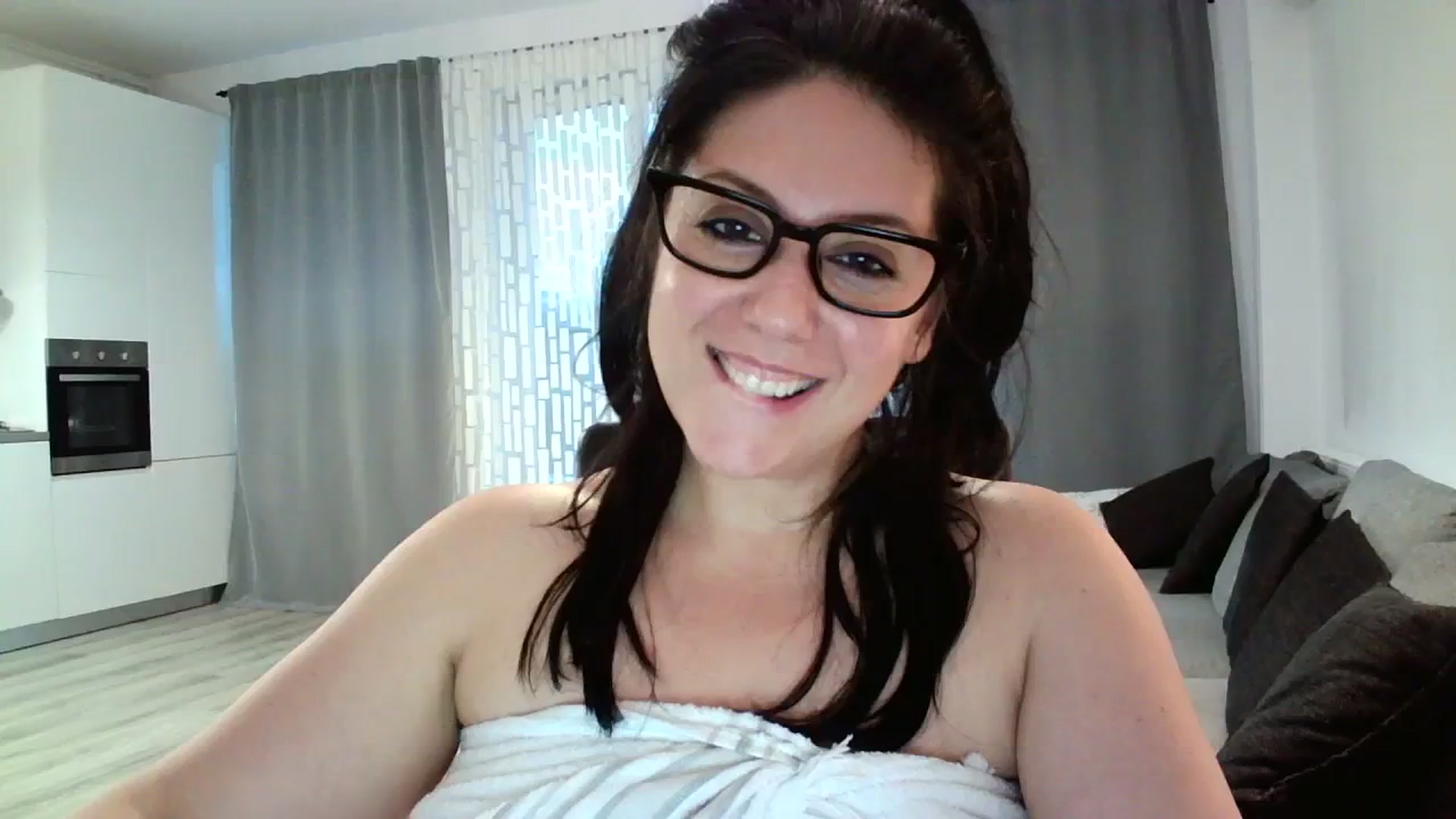 Gallery image thumbnail from SILKYWOMAN's myfreecams stream on, 08/24/2023, 17:39 image 10 of 20