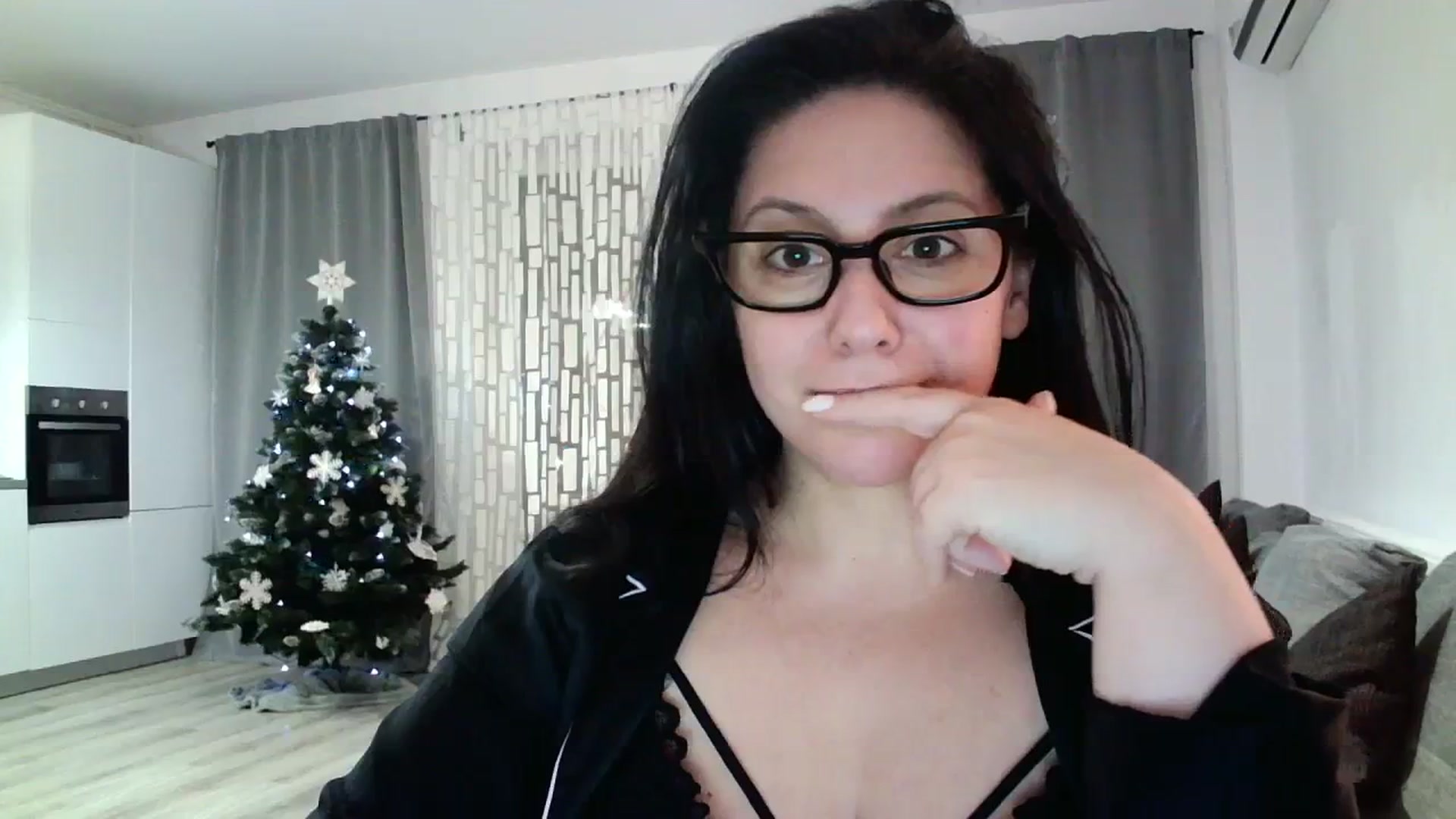 Gallery image thumbnail from SILKYWOMAN's myfreecams stream on, 01/02/2024, 18:25 image 15 of 20