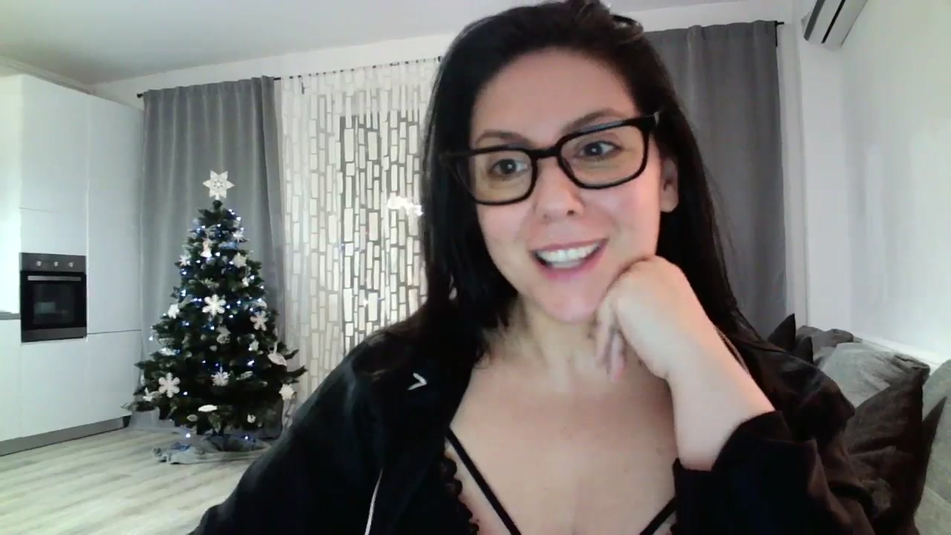 Gallery image thumbnail from SILKYWOMAN's myfreecams stream on, 01/02/2024, 18:25 image 14 of 20
