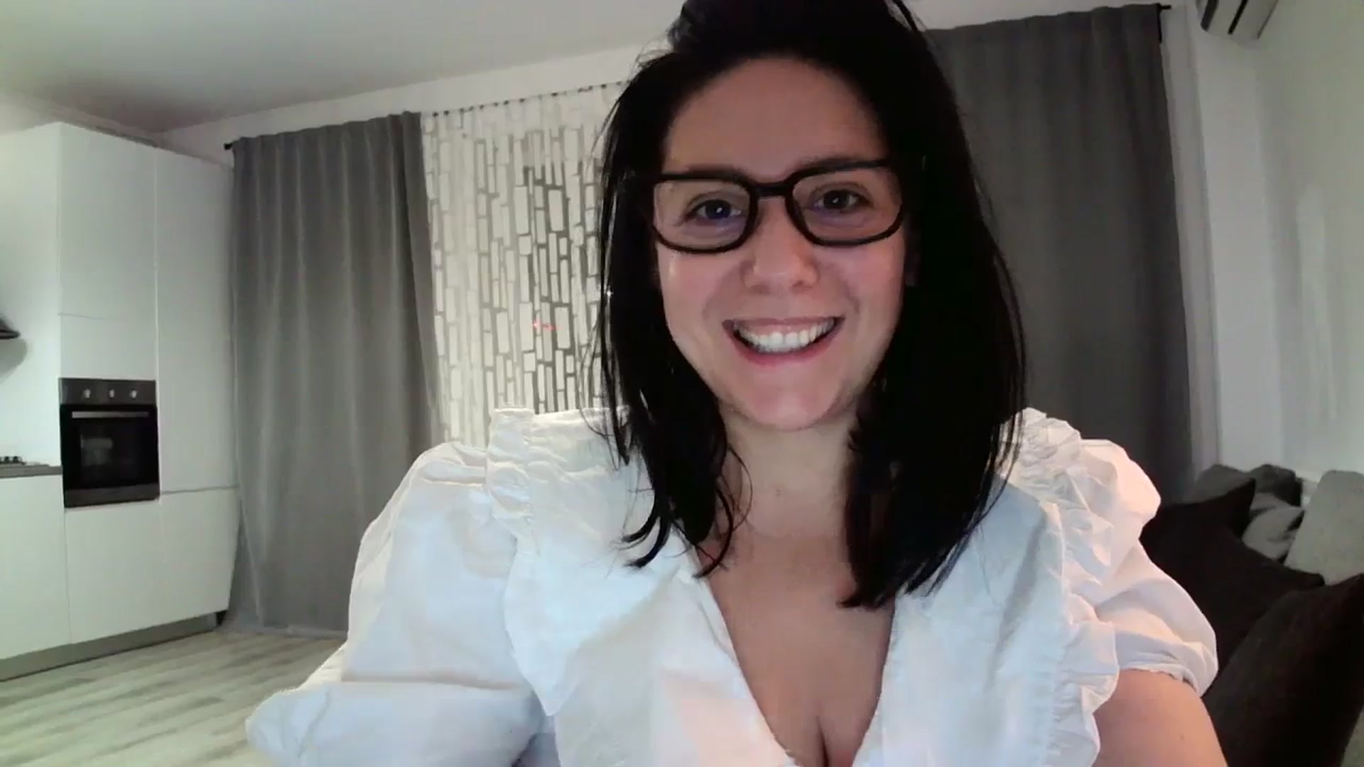 Gallery image thumbnail from SILKYWOMAN's myfreecams stream on, 01/20/2024, 19:33 image 3 of 20