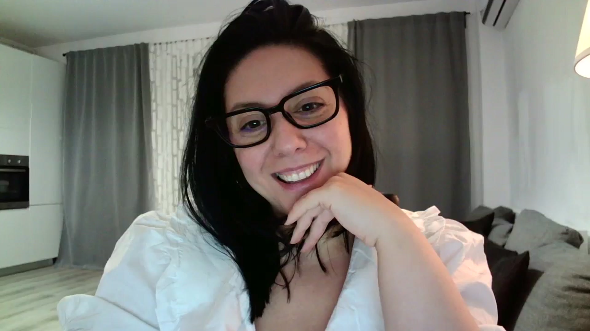Gallery image thumbnail from SILKYWOMAN's myfreecams stream on, 01/20/2024, 19:33 image 18 of 20