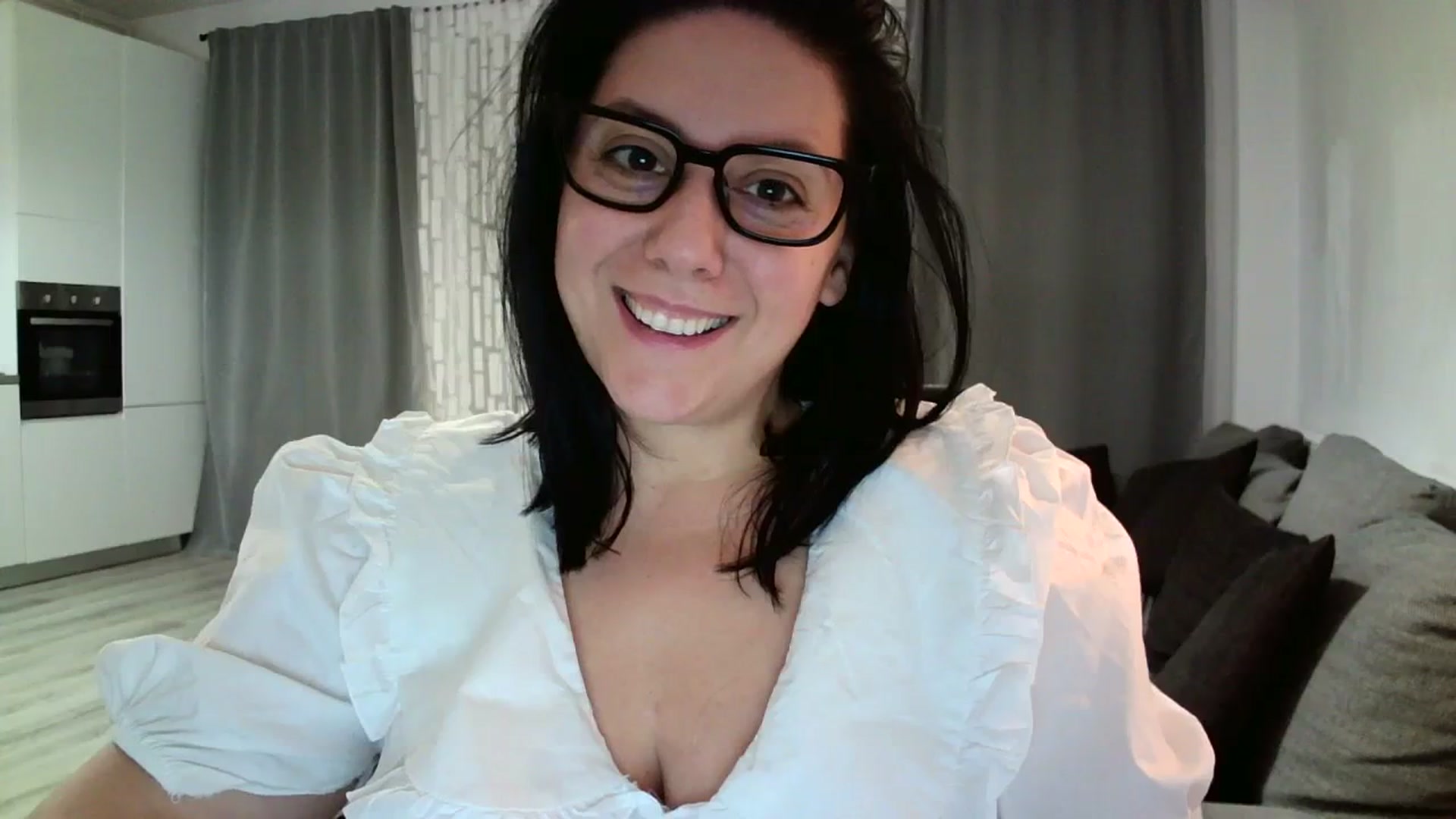 Gallery image thumbnail from SILKYWOMAN's myfreecams stream on, 01/20/2024, 19:33 image 9 of 20