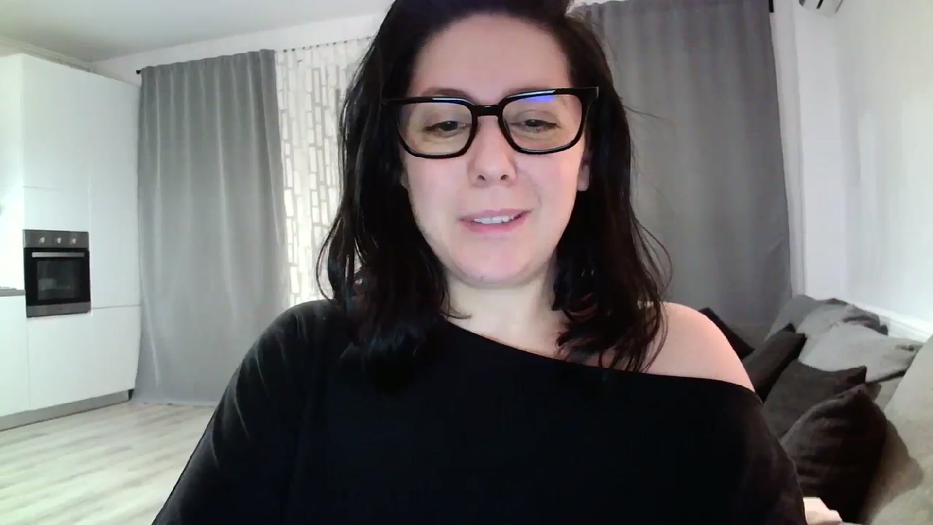 Gallery image thumbnail from SILKYWOMAN's myfreecams stream on, 02/03/2024, 18:20 image 8 of 20