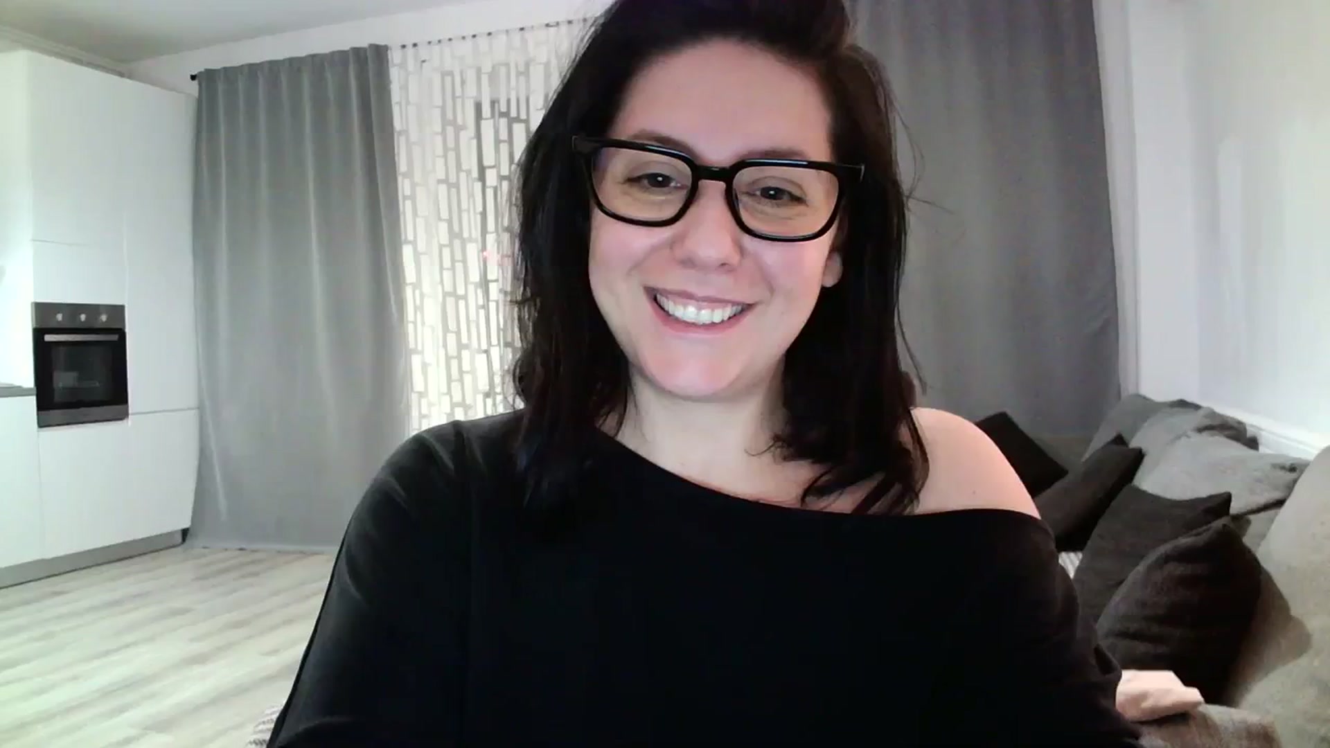 Gallery image thumbnail from SILKYWOMAN's myfreecams stream on, 02/03/2024, 18:20 image 16 of 20
