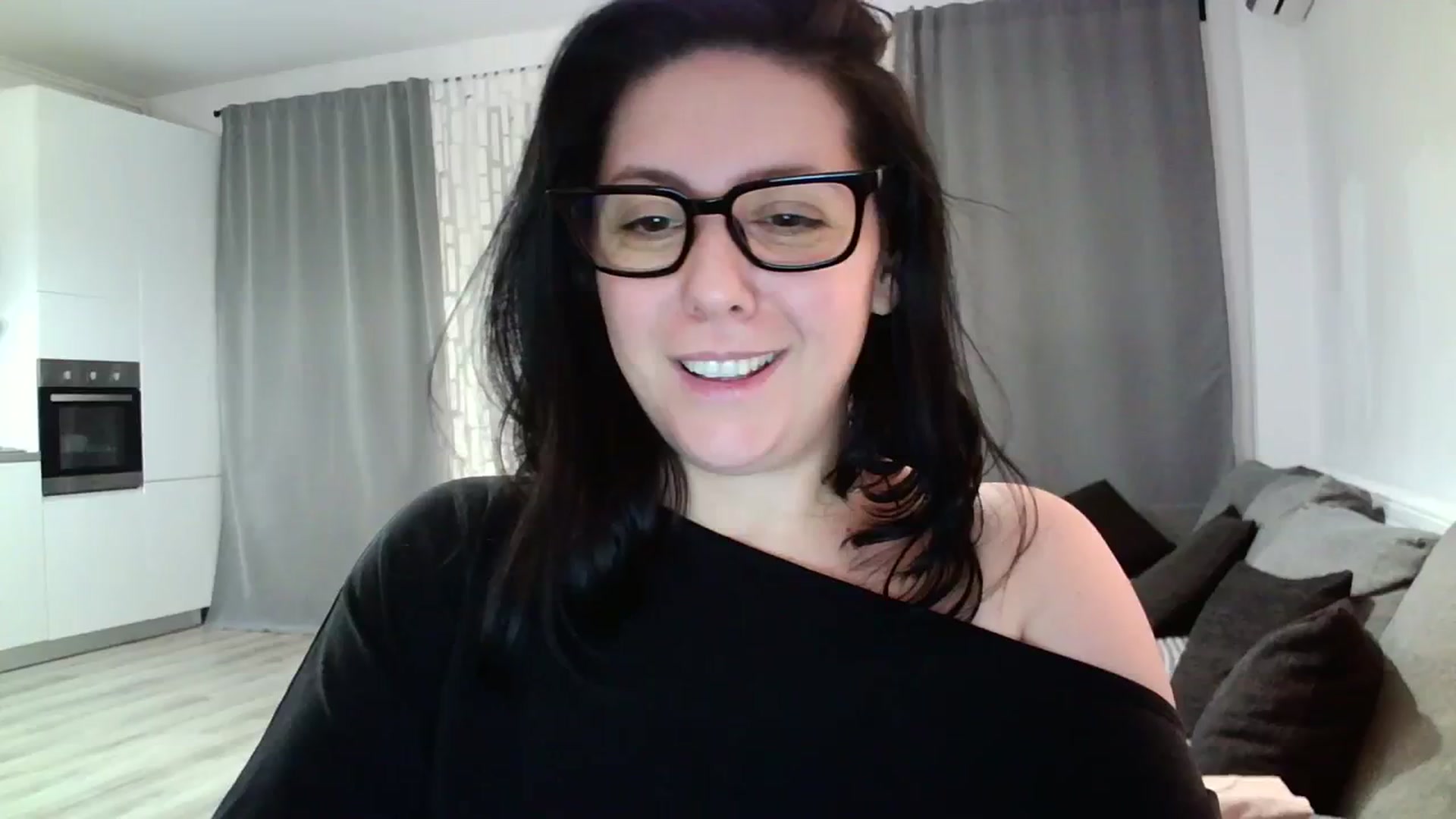 Gallery image thumbnail from SILKYWOMAN's myfreecams stream on, 02/03/2024, 18:20 image 10 of 20