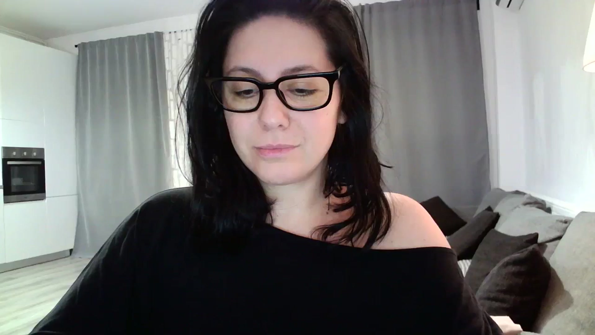 Gallery image thumbnail from SILKYWOMAN's myfreecams stream on, 02/03/2024, 18:20 image 2 of 20