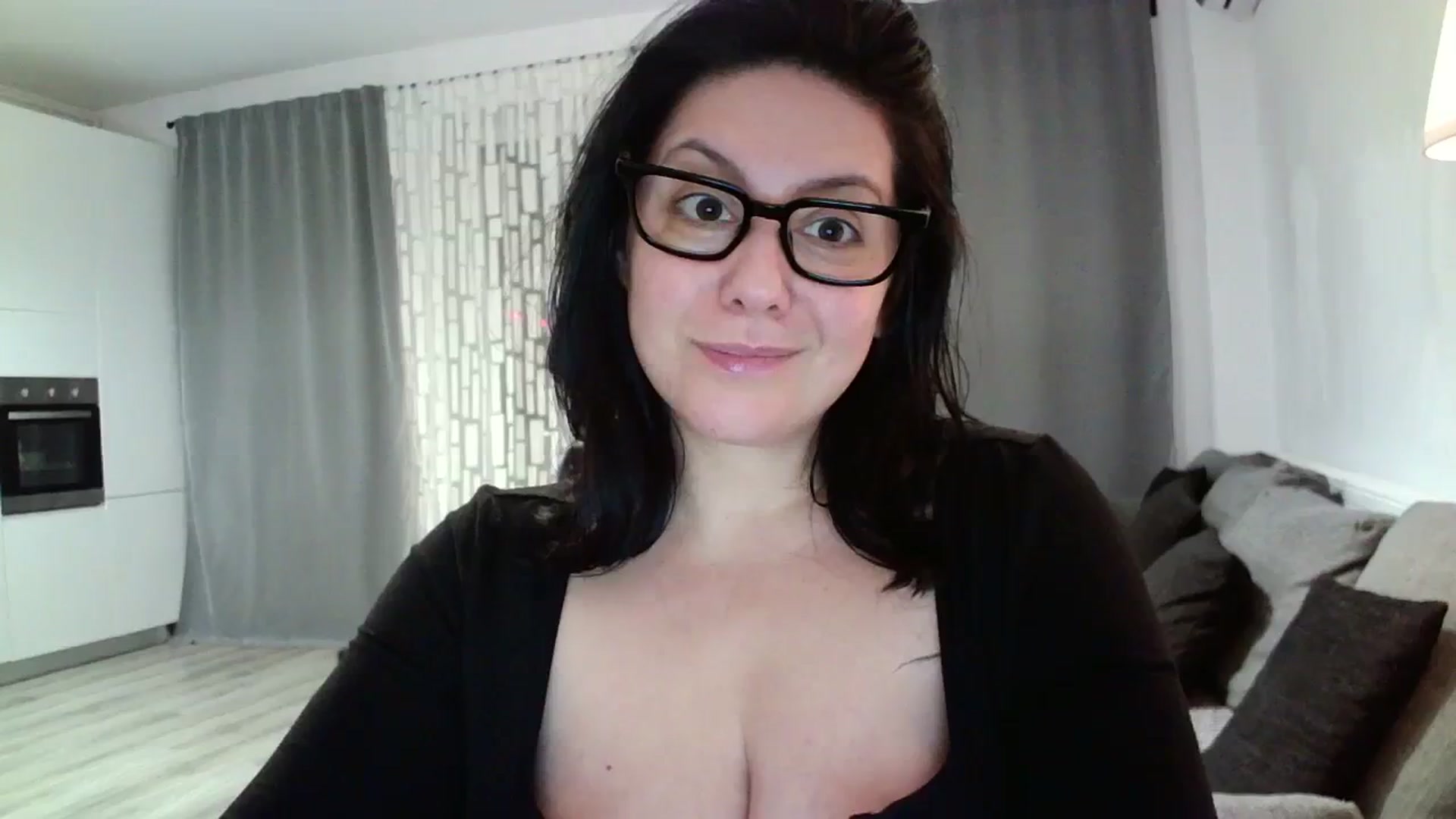 Gallery image thumbnail from SILKYWOMAN's myfreecams stream on, 02/04/2024, 19:50 image 9 of 20