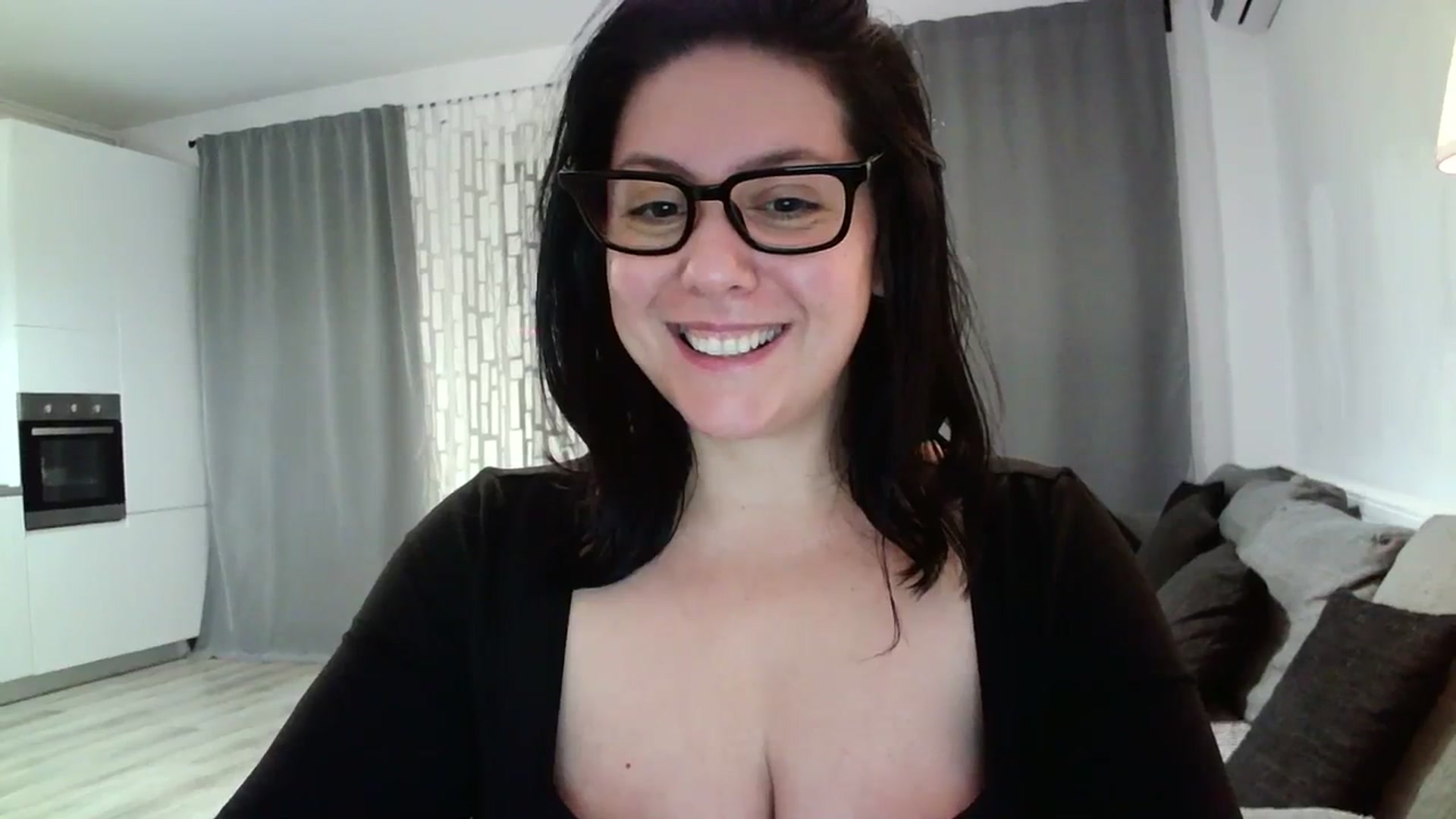 Gallery image thumbnail from SILKYWOMAN's myfreecams stream on, 02/04/2024, 19:50 image 7 of 20