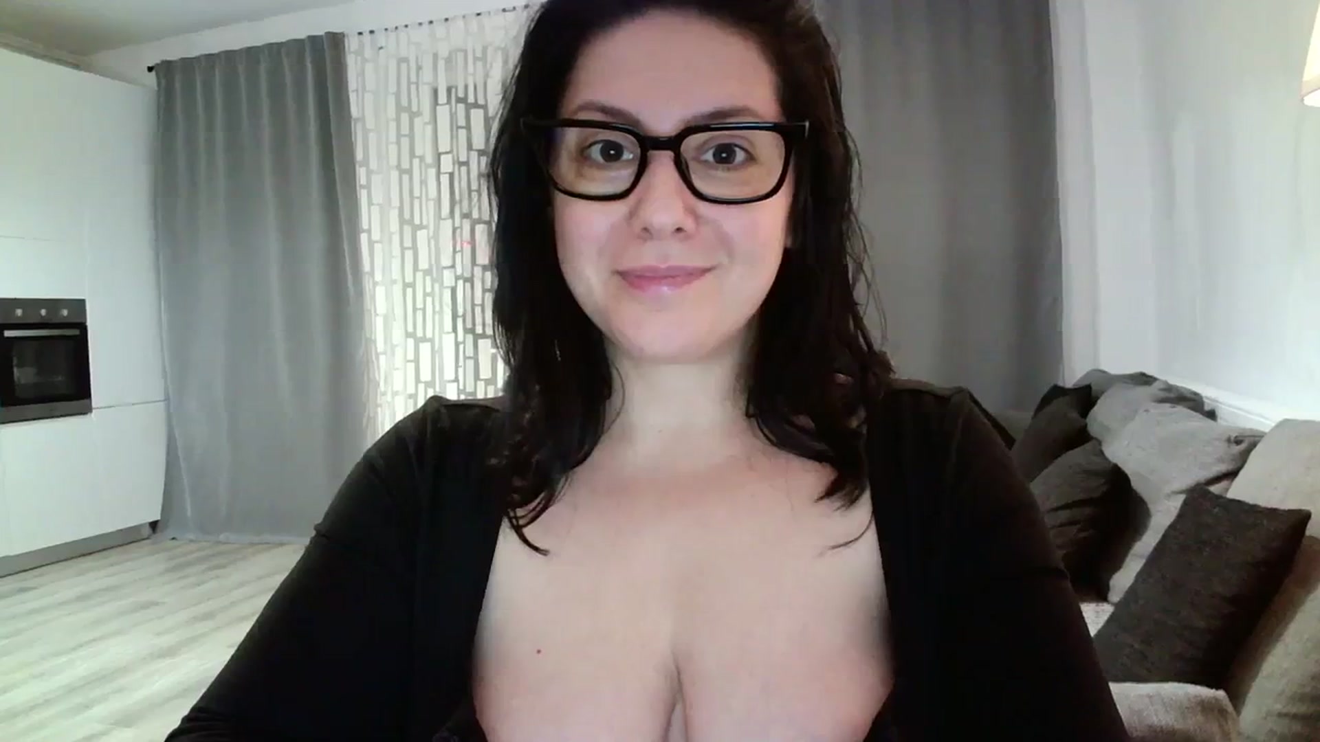 Gallery image thumbnail from SILKYWOMAN's myfreecams stream on, 02/04/2024, 19:50 image 12 of 20