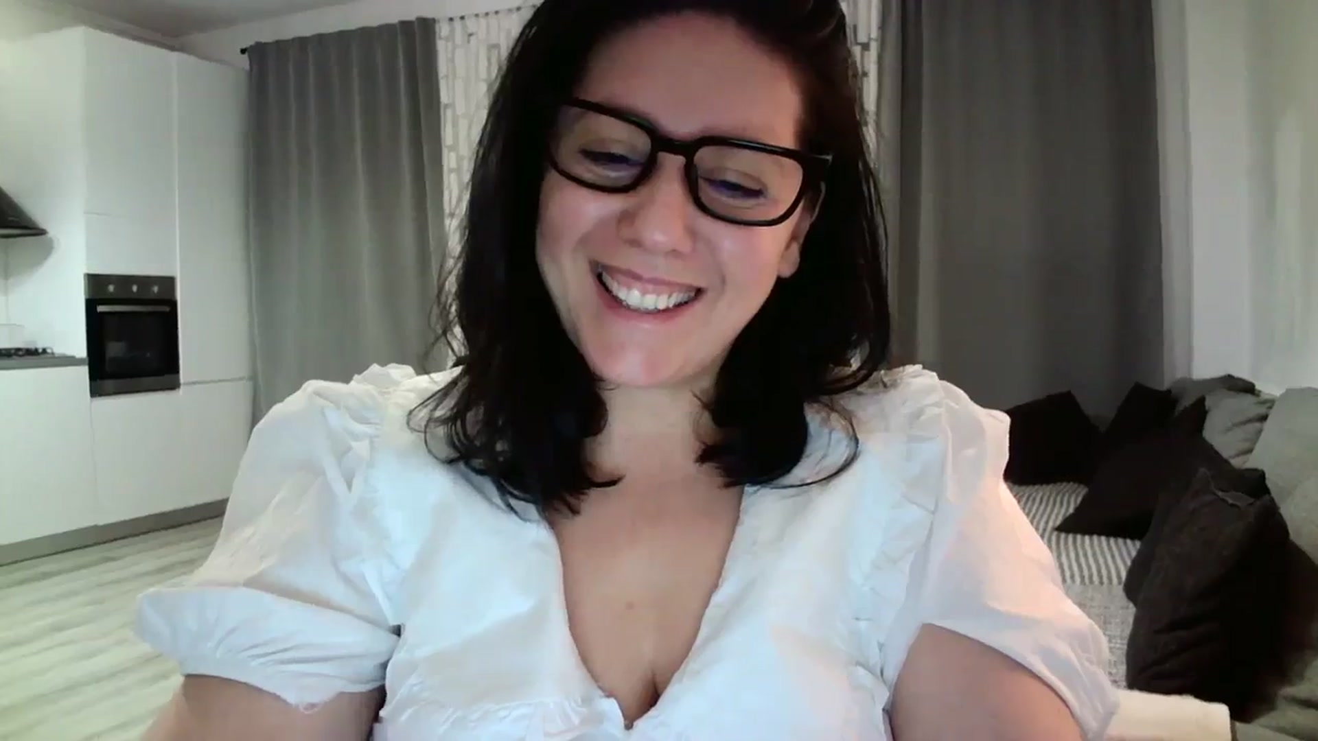 Gallery image thumbnail from SILKYWOMAN's myfreecams stream on, 02/10/2024, 18:06 image 15 of 20