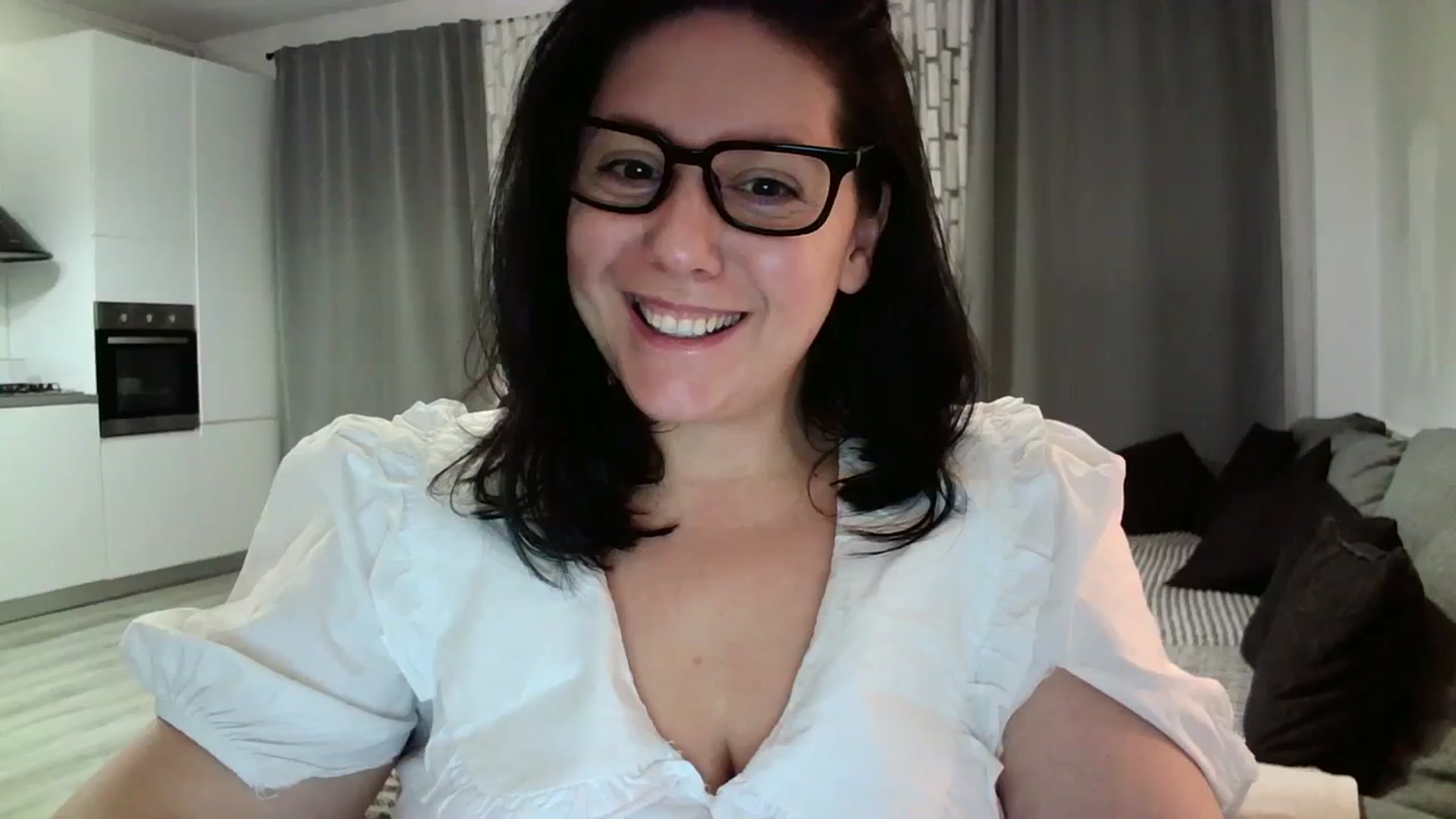 Gallery image thumbnail from SILKYWOMAN's myfreecams stream on, 02/10/2024, 18:06 image 18 of 20