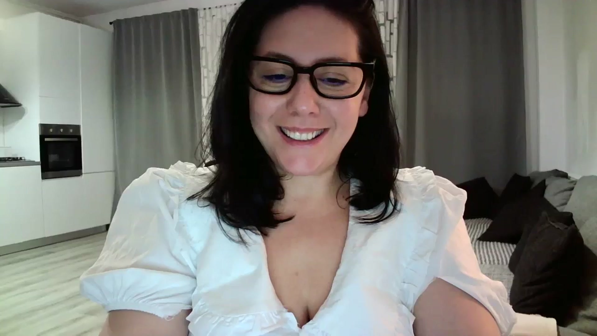 Gallery image thumbnail from SILKYWOMAN's myfreecams stream on, 02/10/2024, 18:06 image 17 of 20