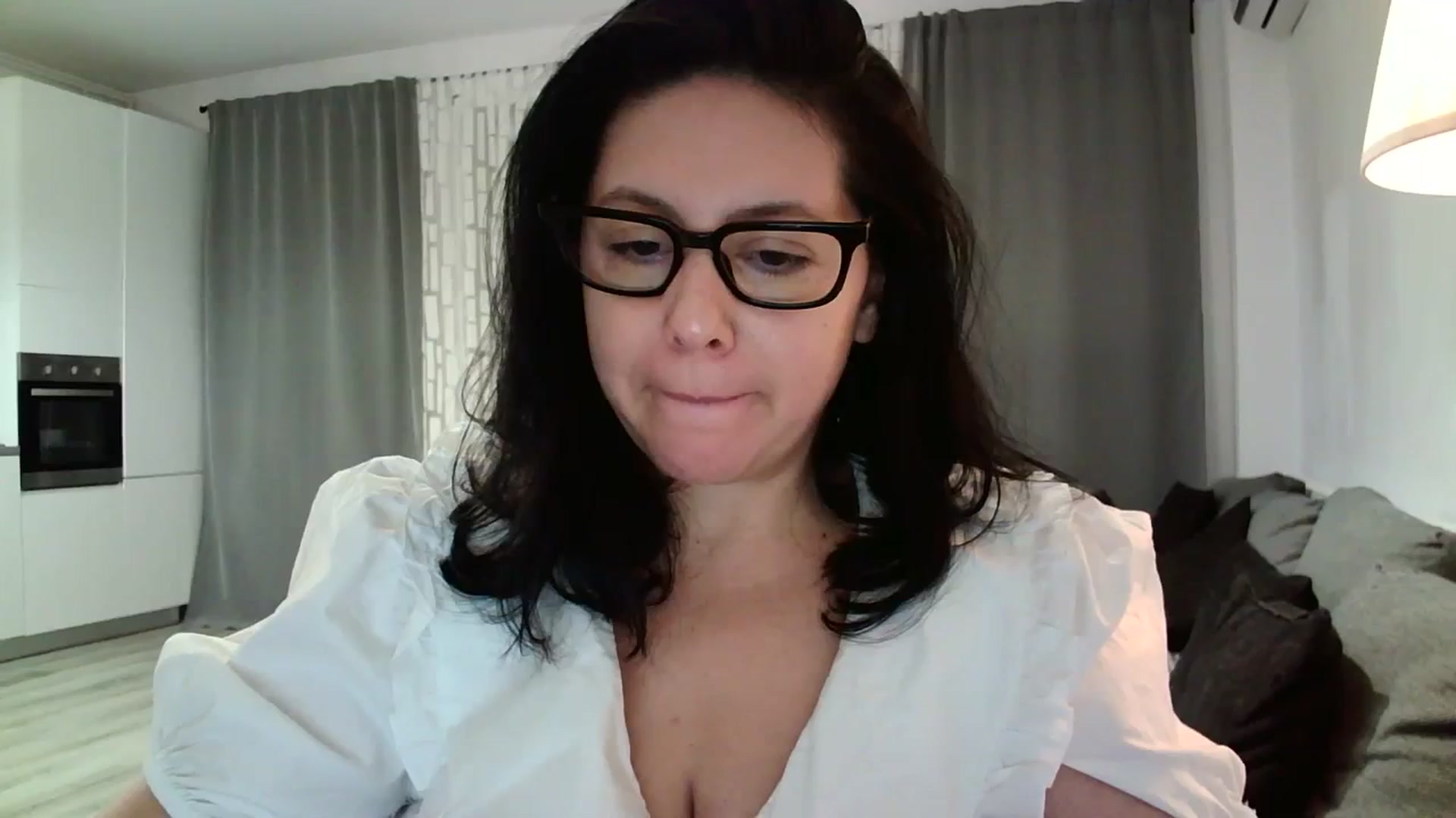 Gallery image thumbnail from SILKYWOMAN's myfreecams stream on, 02/10/2024, 18:54 image 16 of 20
