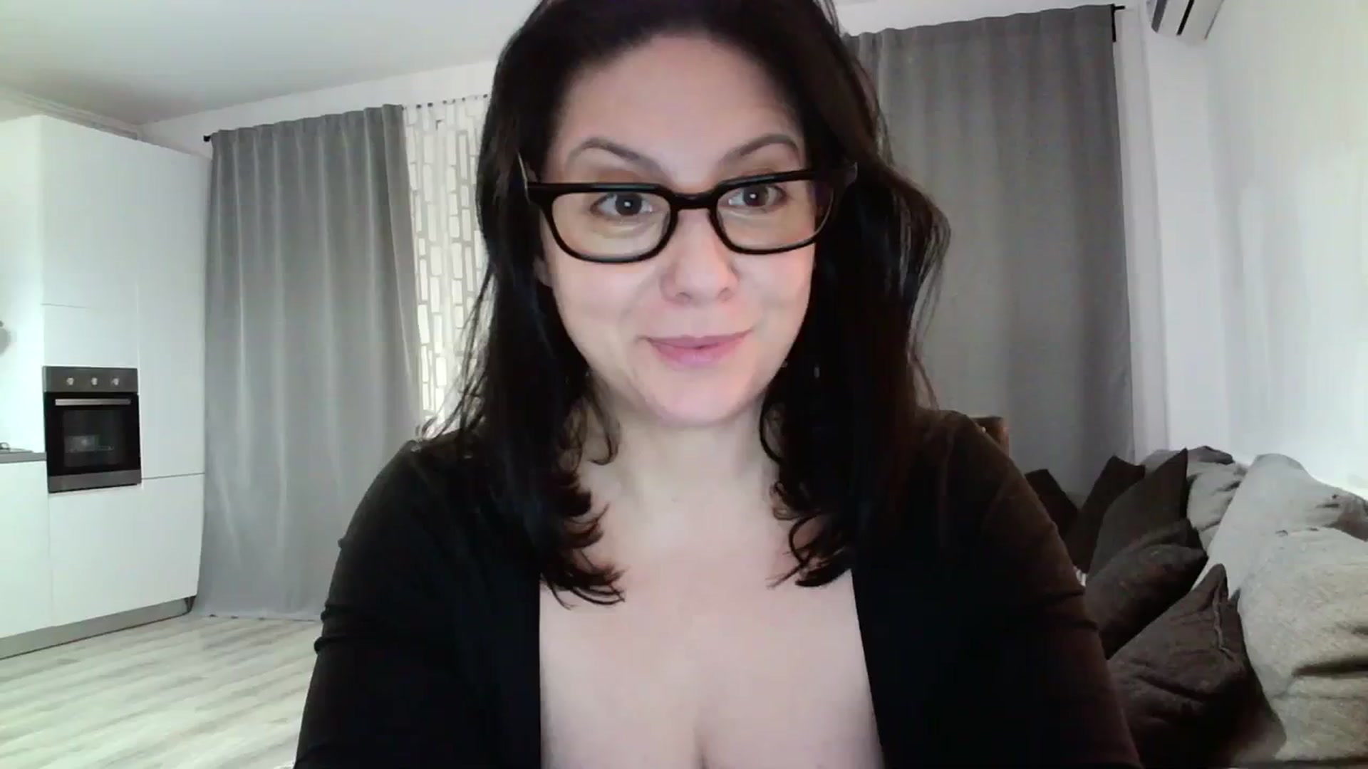 Gallery image thumbnail from SILKYWOMAN's myfreecams stream on, 02/12/2024, 21:14 image 10 of 20
